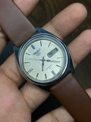 Seiko 5 — Silver Textured Dial Automatic | 7009 Vintage Watch.
