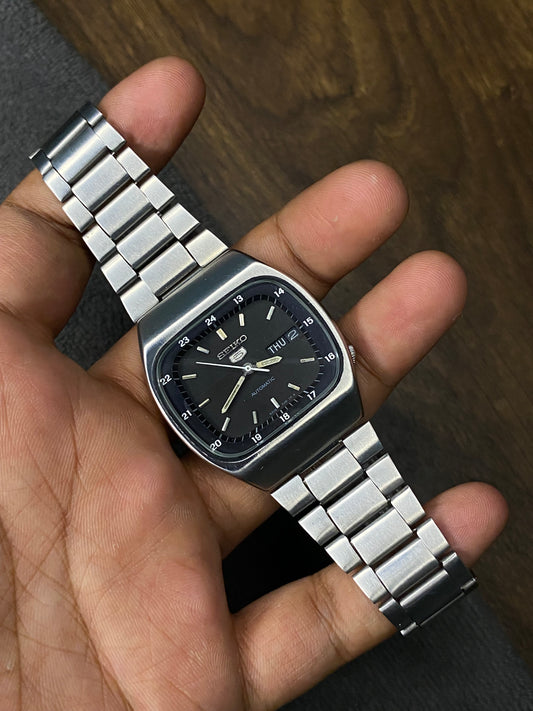 Rare Seiko 5 Black Railway Time TV shaped dial watch