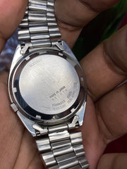 Seiko 5 — Silver-White Check Dial with Gold Accents | 38mm Japanese Automatic Watch.