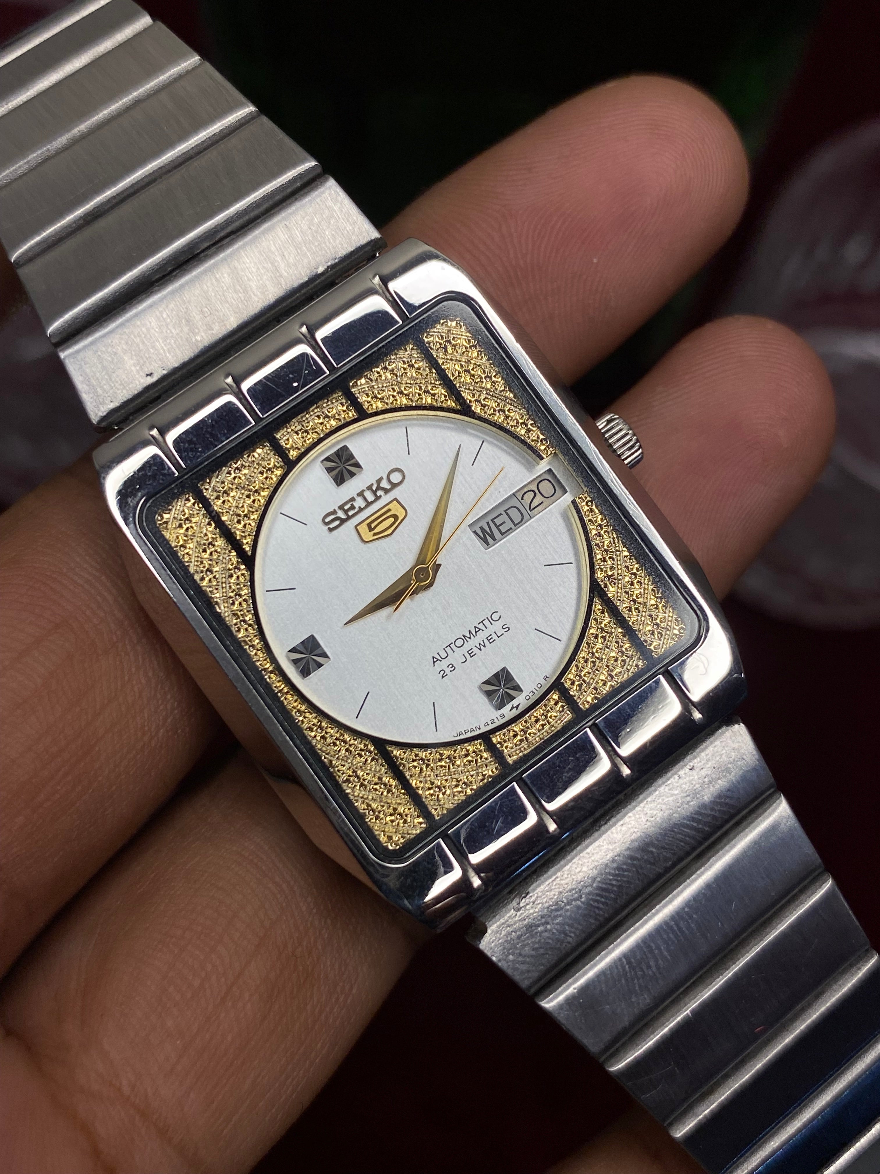 Seiko 5 Automatic — Gold-Inlay Tank White Dial | Ref 4219-5250.