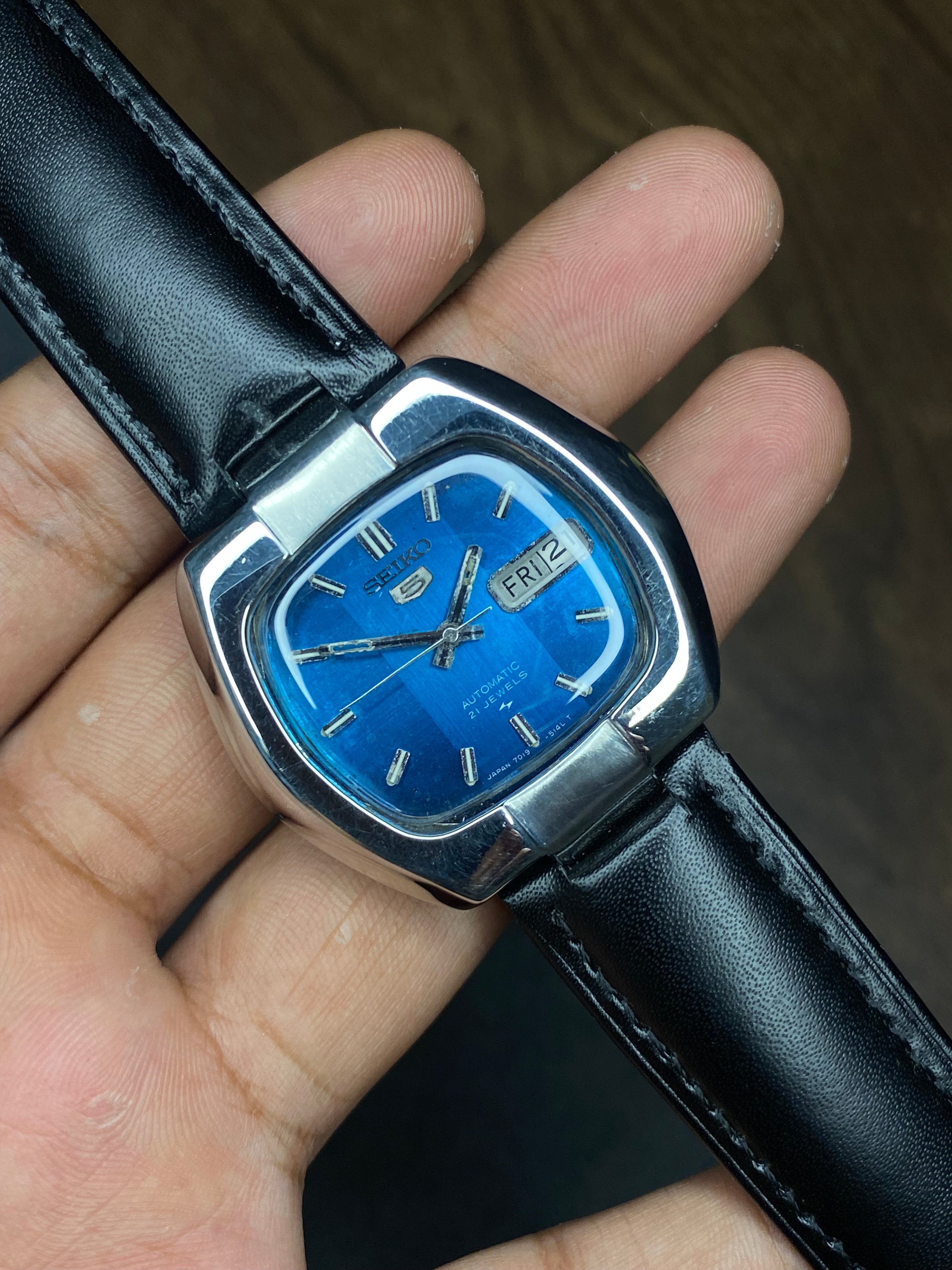 Super Rareee Seiko 5 Vintage TV “Ocean-blue” Sunburst Dial Watch With black leather strap.