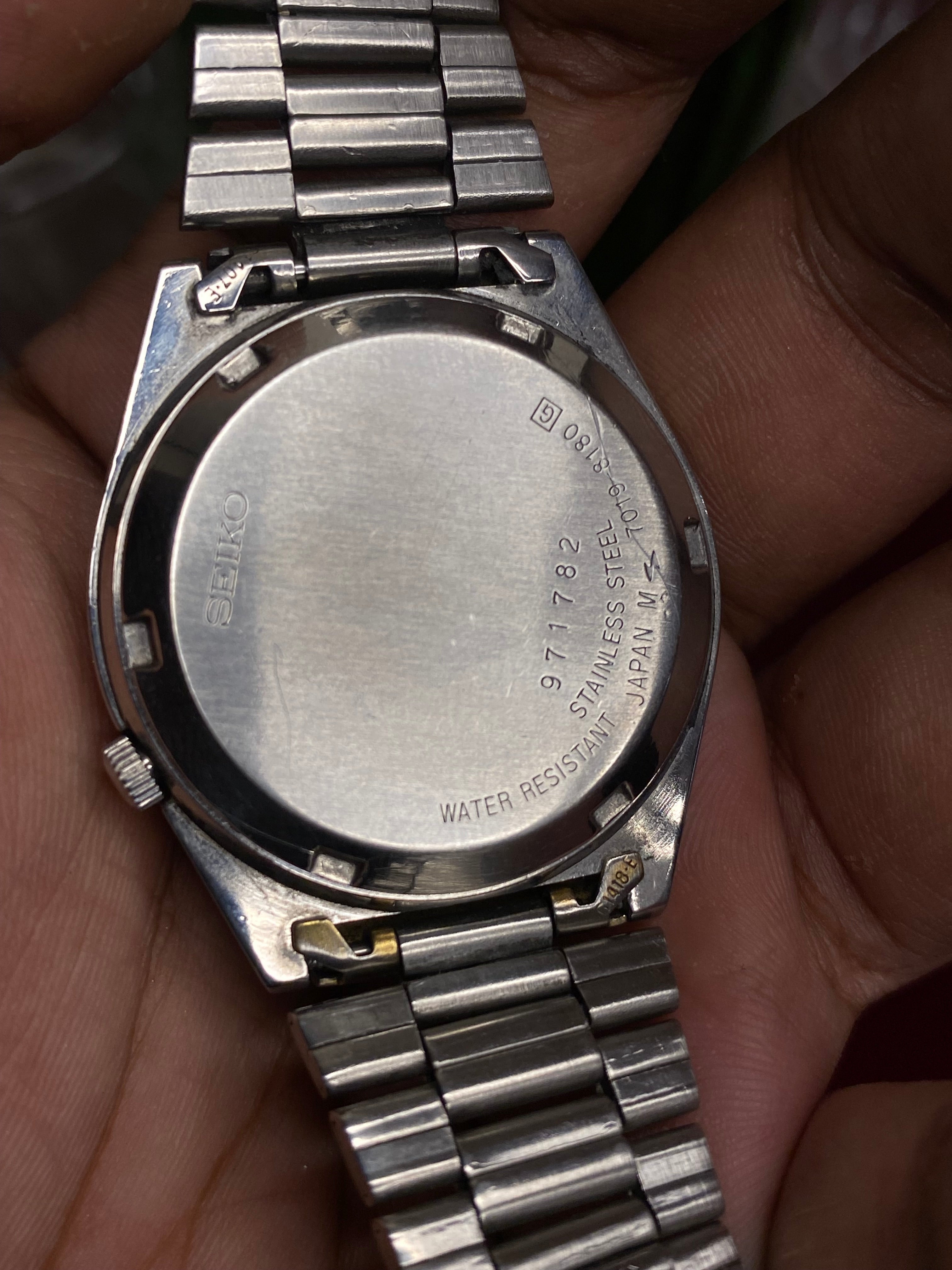 Vintage SEIKO 5 AUTOMATIC  — “OLIVE”Dial Watch | 38MM | 7019-8180.