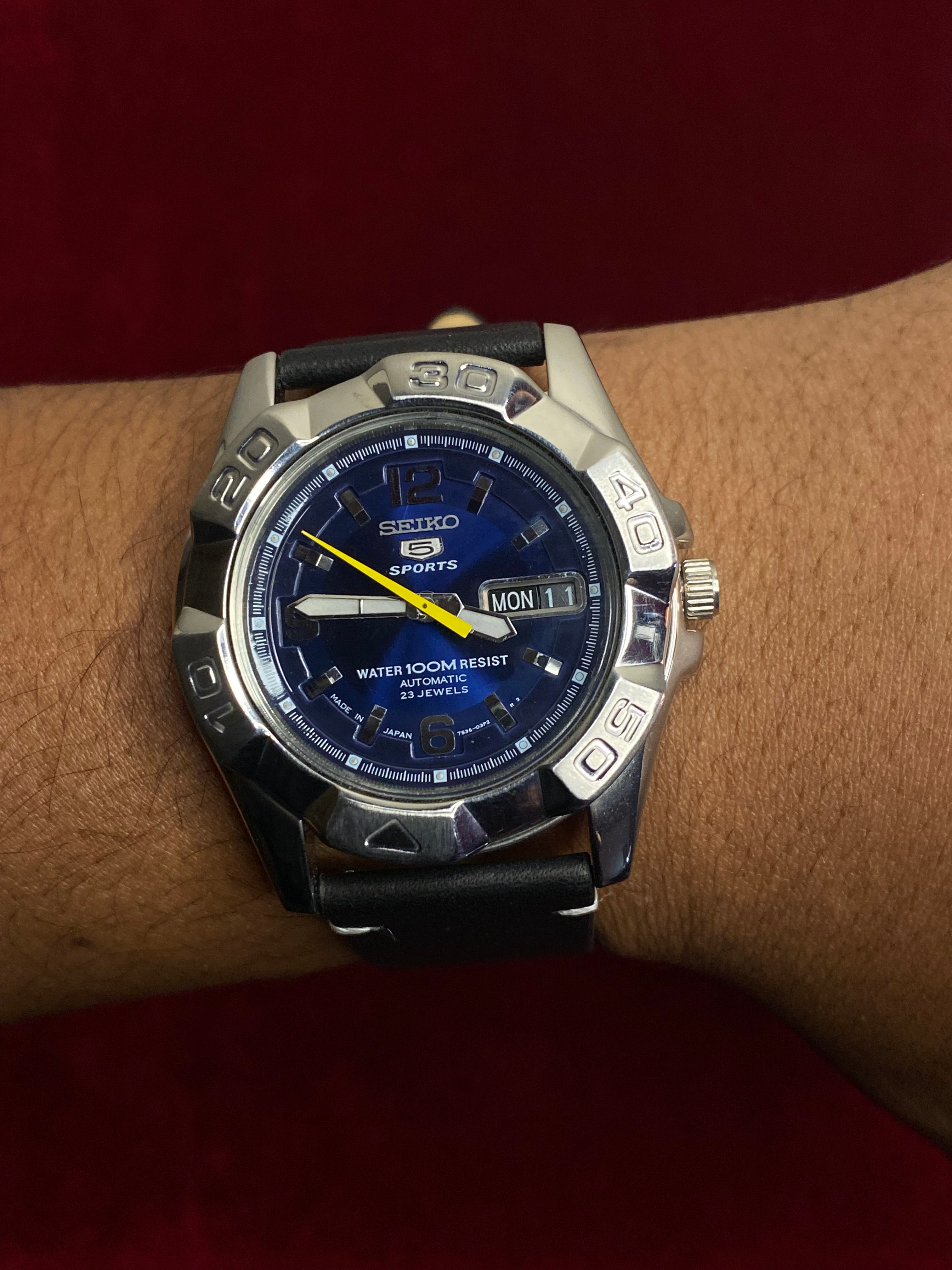 Seiko 5 Sports — "Blue Explorer",23 Jewels, 100m | Ref. 7S36-02L0 | Exhibition Caseback | 41mm.