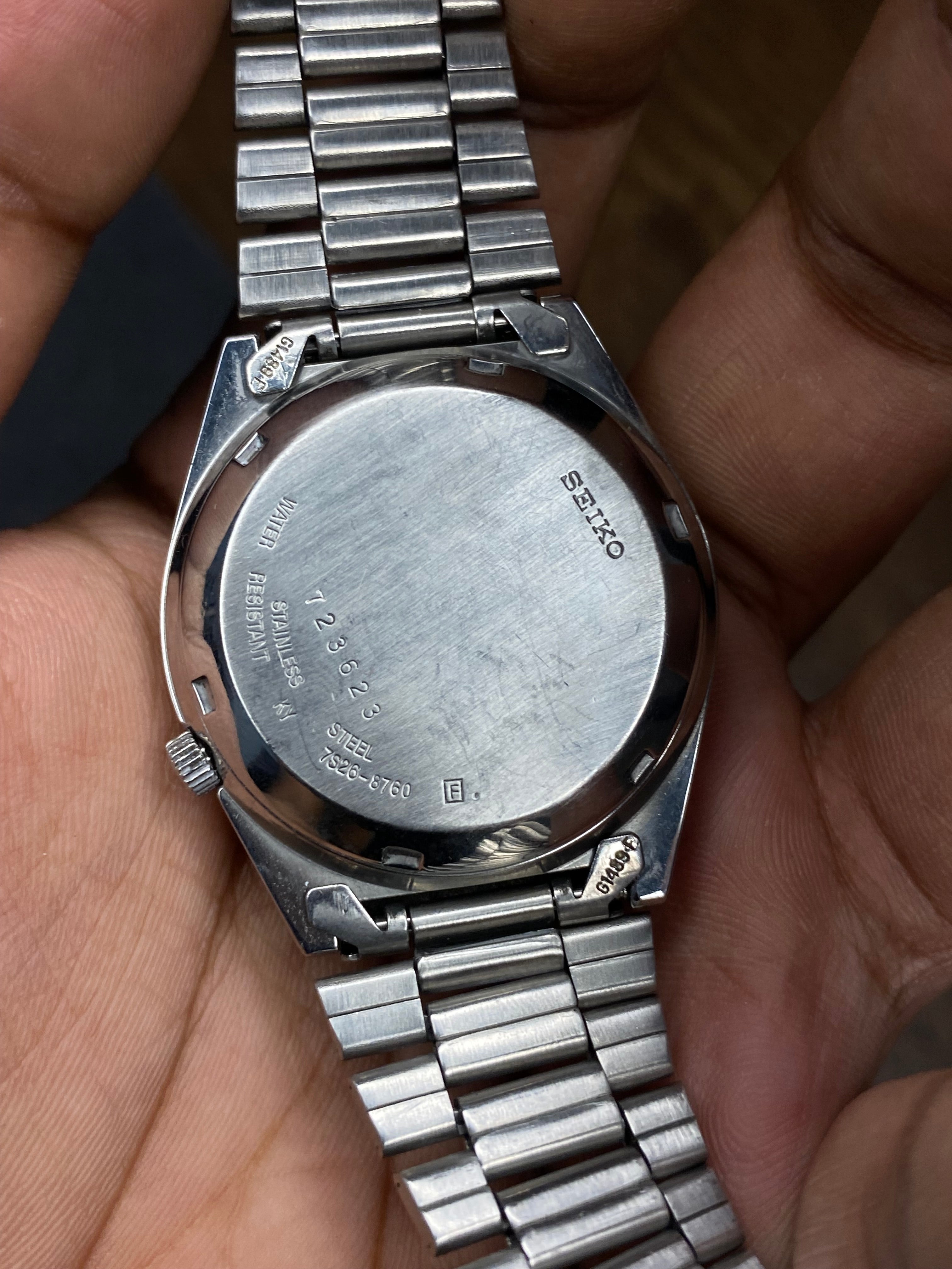 Seiko 5 — White Textured Dial | 37mm Japanese Automatic (23 Jewels) Watch.