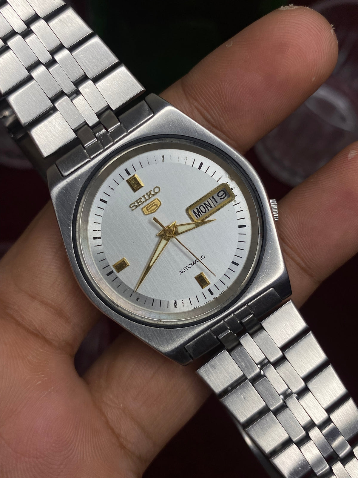 Seiko 5 “Warm Ivory” — 7009 Gold-Accent Automatic watch.