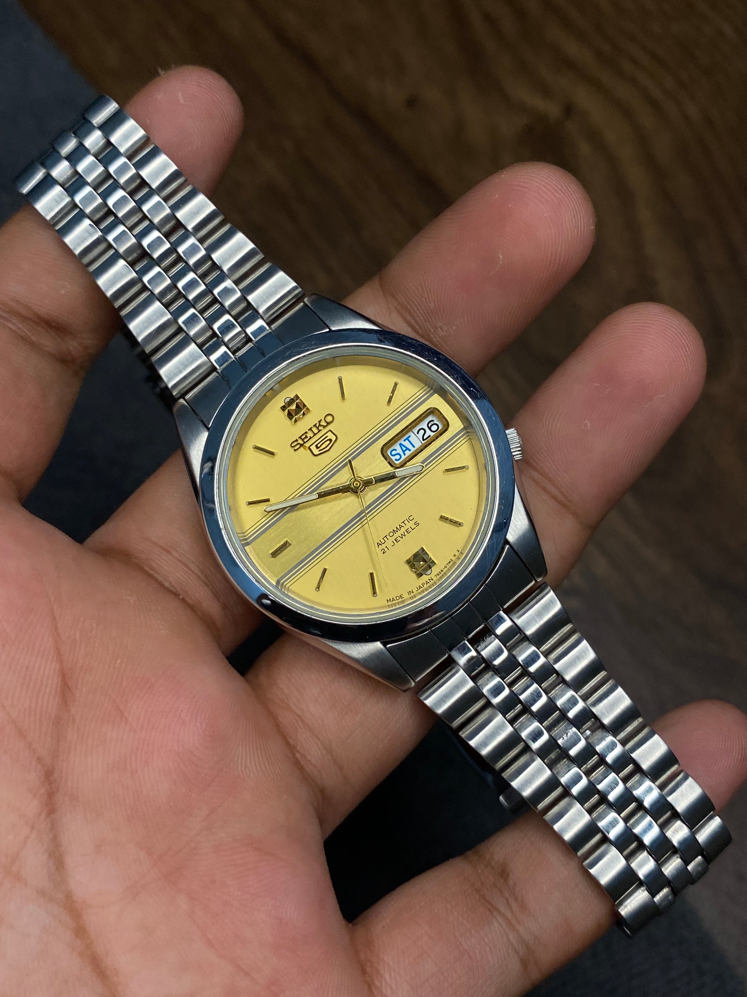 Seiko 5 “Golden Hour” — Champagne Textured Dial | Ref. 7S26 Watch.