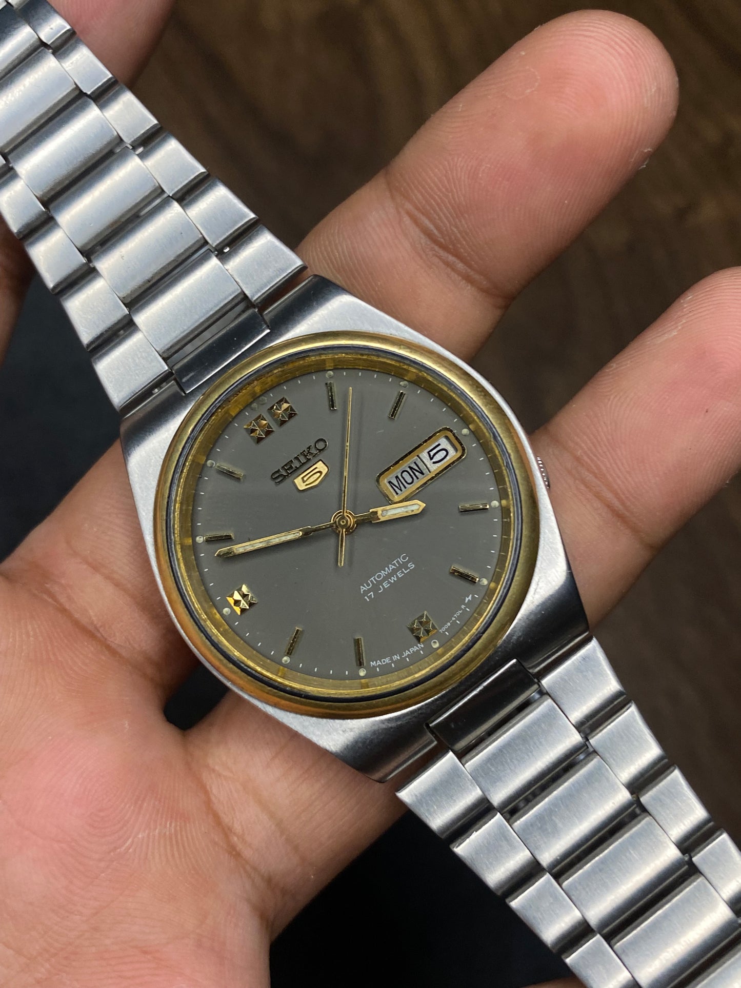 RARE SEIKO 5 with Grey Dial and Golden points.