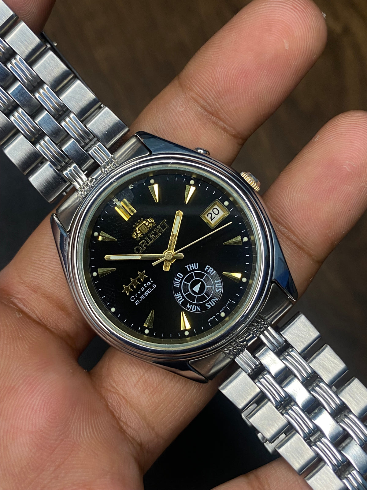 Rare Orient Tri-Star Black Dial Watch. Unique day pointer” sub-dial located at the 6 o’clock.
