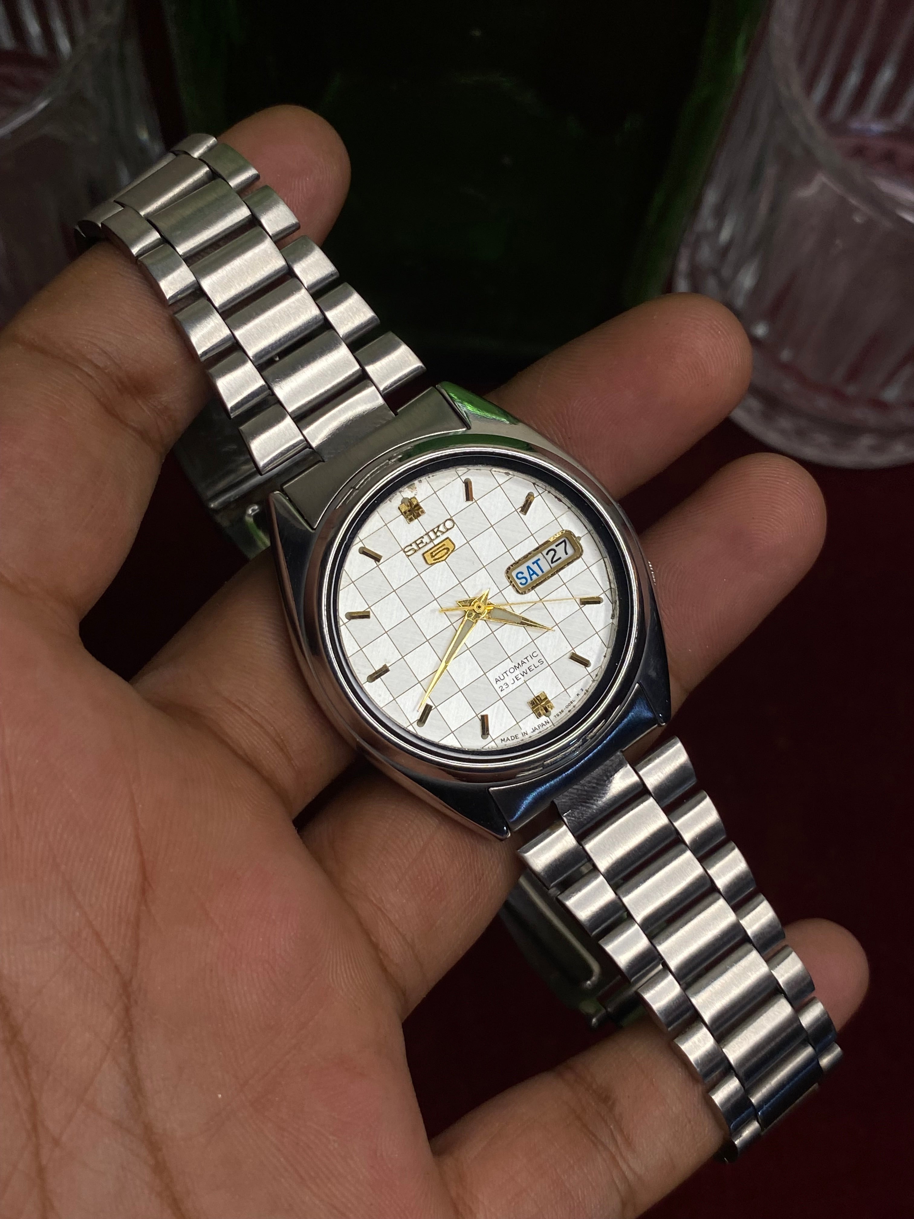 Seiko 5 — Silver-White Check Dial with Gold Accents | 38mm Japanese Automatic Watch.