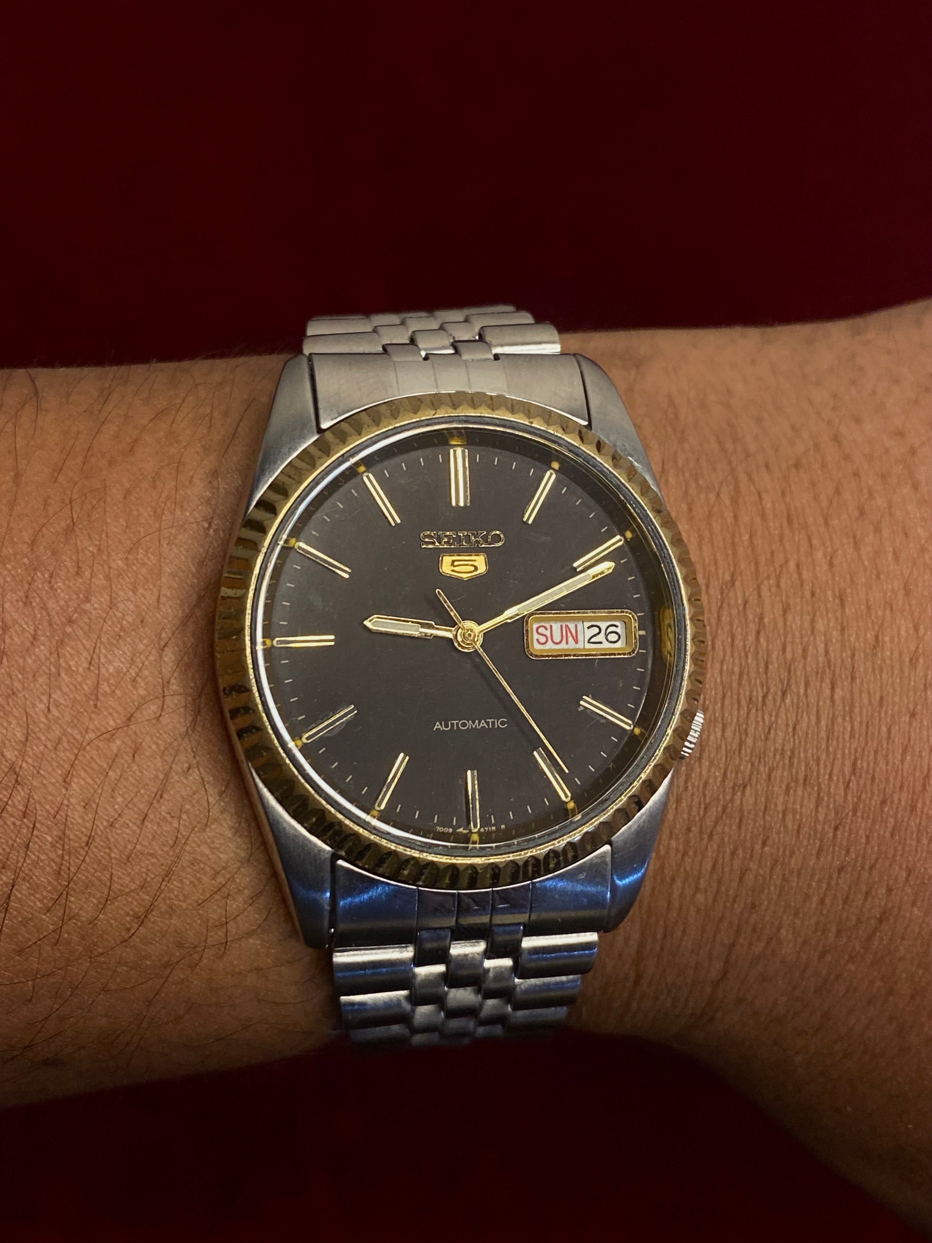 Seiko 5 "President" — Grey Dial, Fluted Gold Bezel | Ref. 7009-6001.