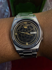 Seiko 5 Automatic — Black Dartboard Dial | Ref 7009-3160.