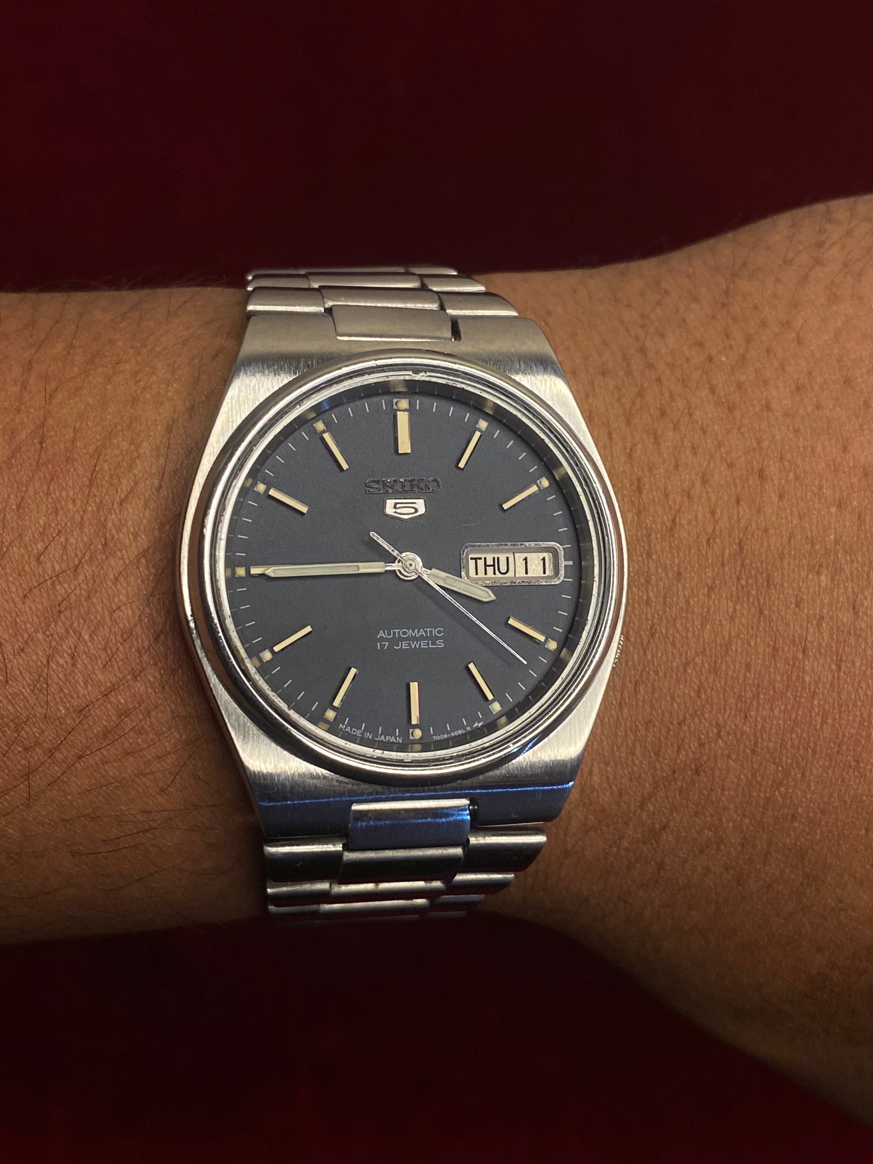 Vintage Seiko 5 — Midnight Blue Dial Watch | Ref. 7009-3131.