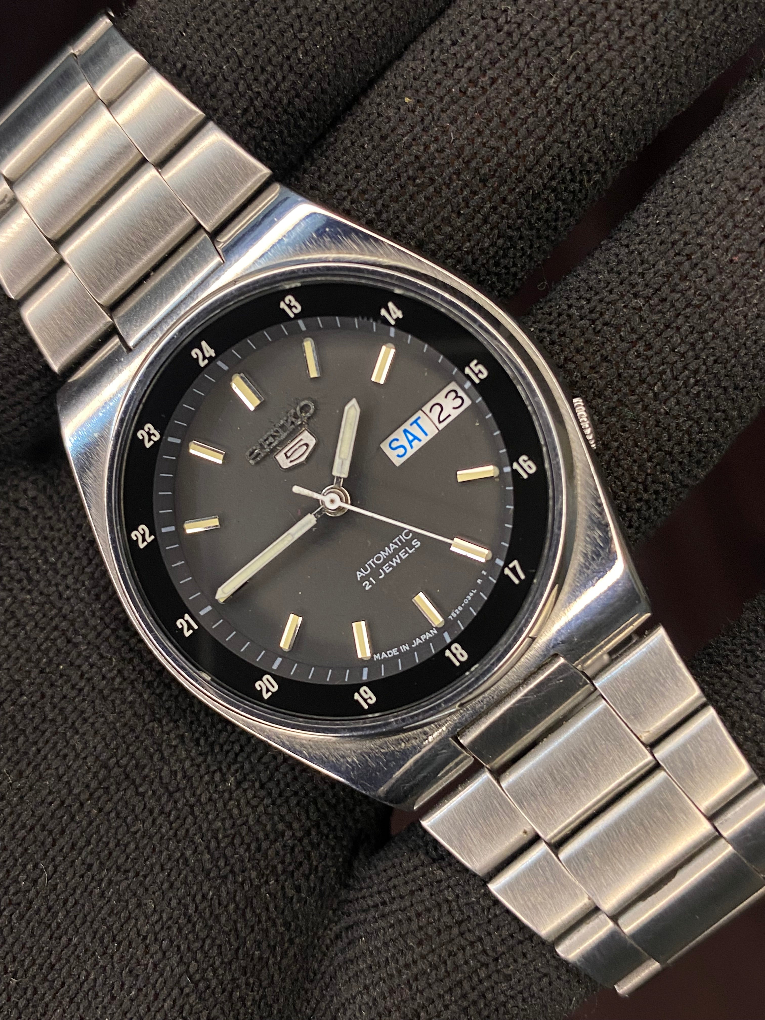 Seiko 5 Grey Railway Time Watch