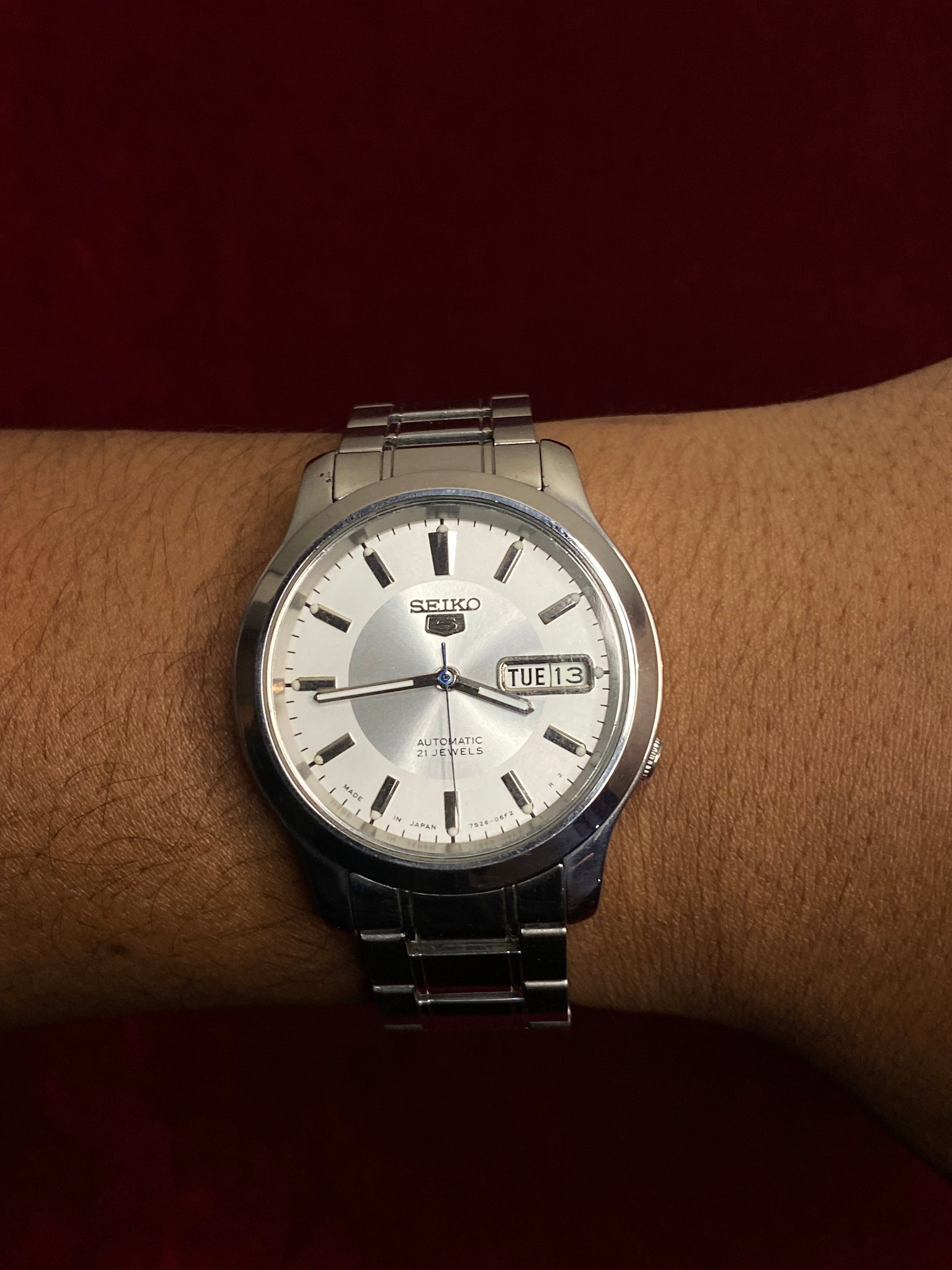 Seiko 5 SNK789 — Silver Sunburst Dial | Ref. 7S26-06F2 | Exhibition Caseback | 38mm