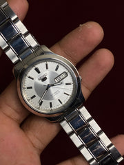 Seiko 5 SNK789 — Silver Sunburst Dial | Ref. 7S26-06F2 | Exhibition Caseback | 38mm