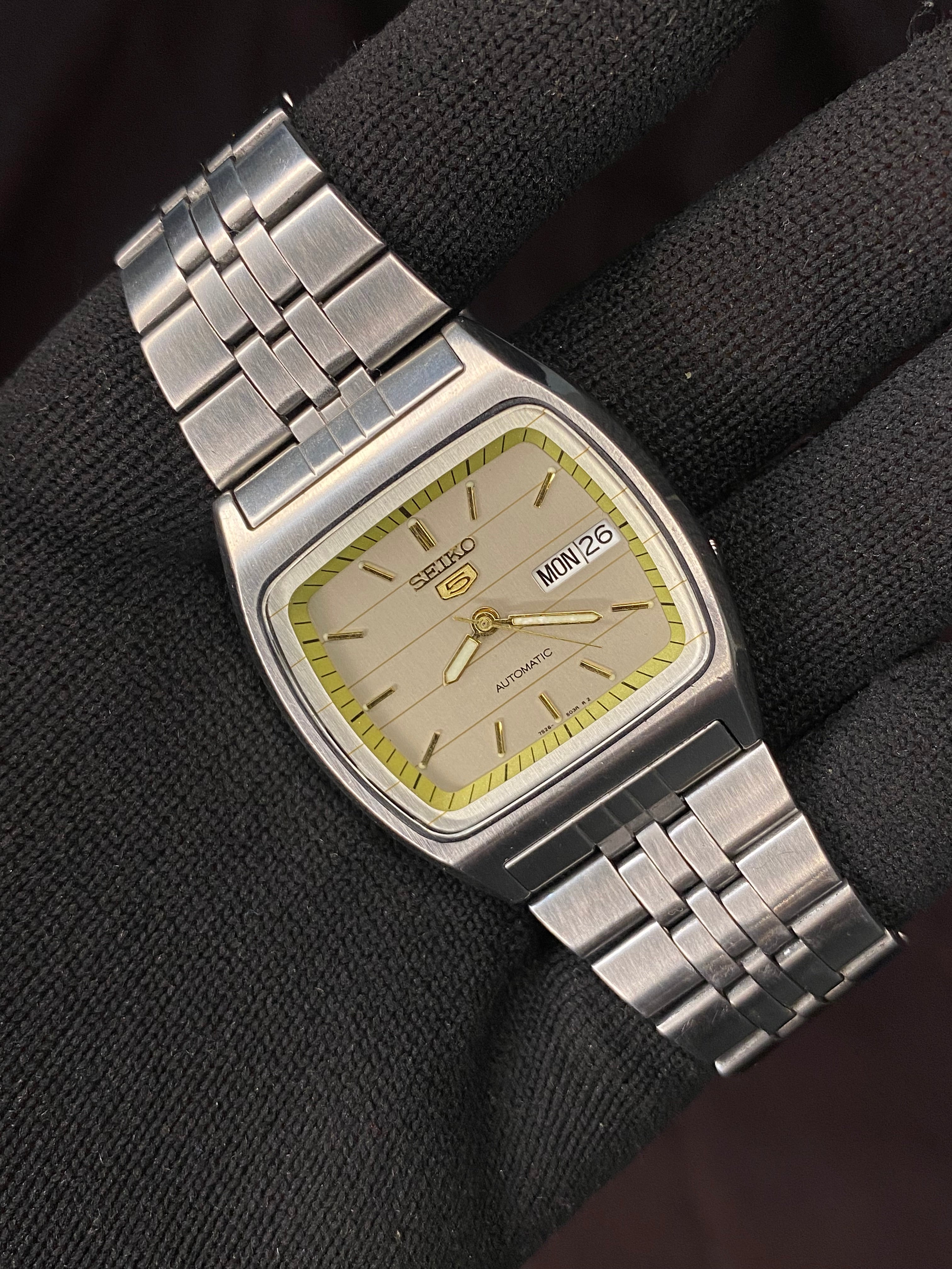 Seiko 5 Sunburst  Grey Tv Dial Watch