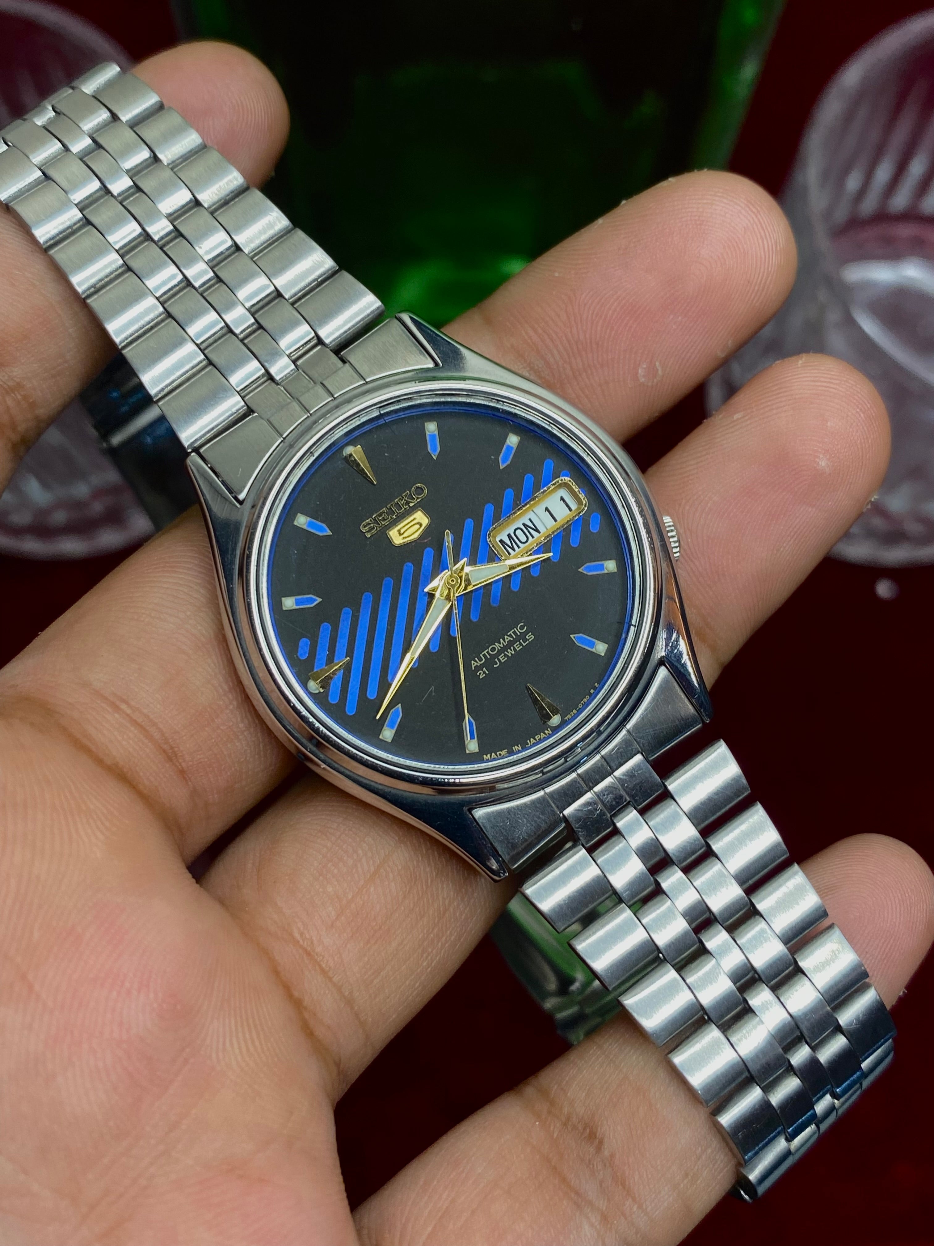 Seiko 5 “Equalizer” — 7S26 Blue-on-Black Automatic Watch With 21 jewels.