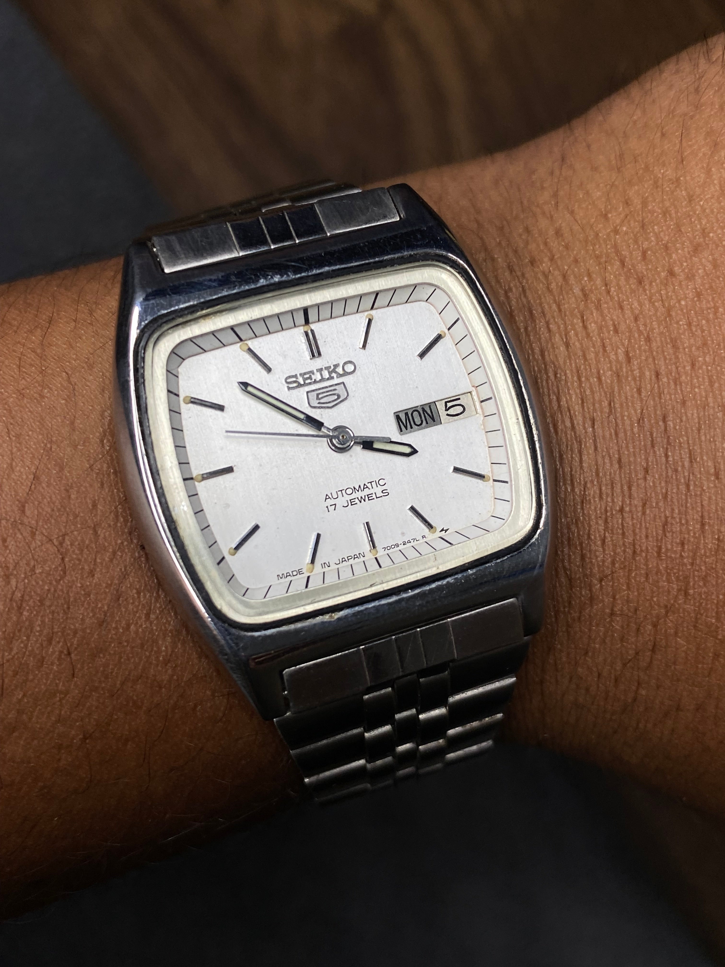 Super Rare Seiko 5 Tv Shaped White Dial Watch.