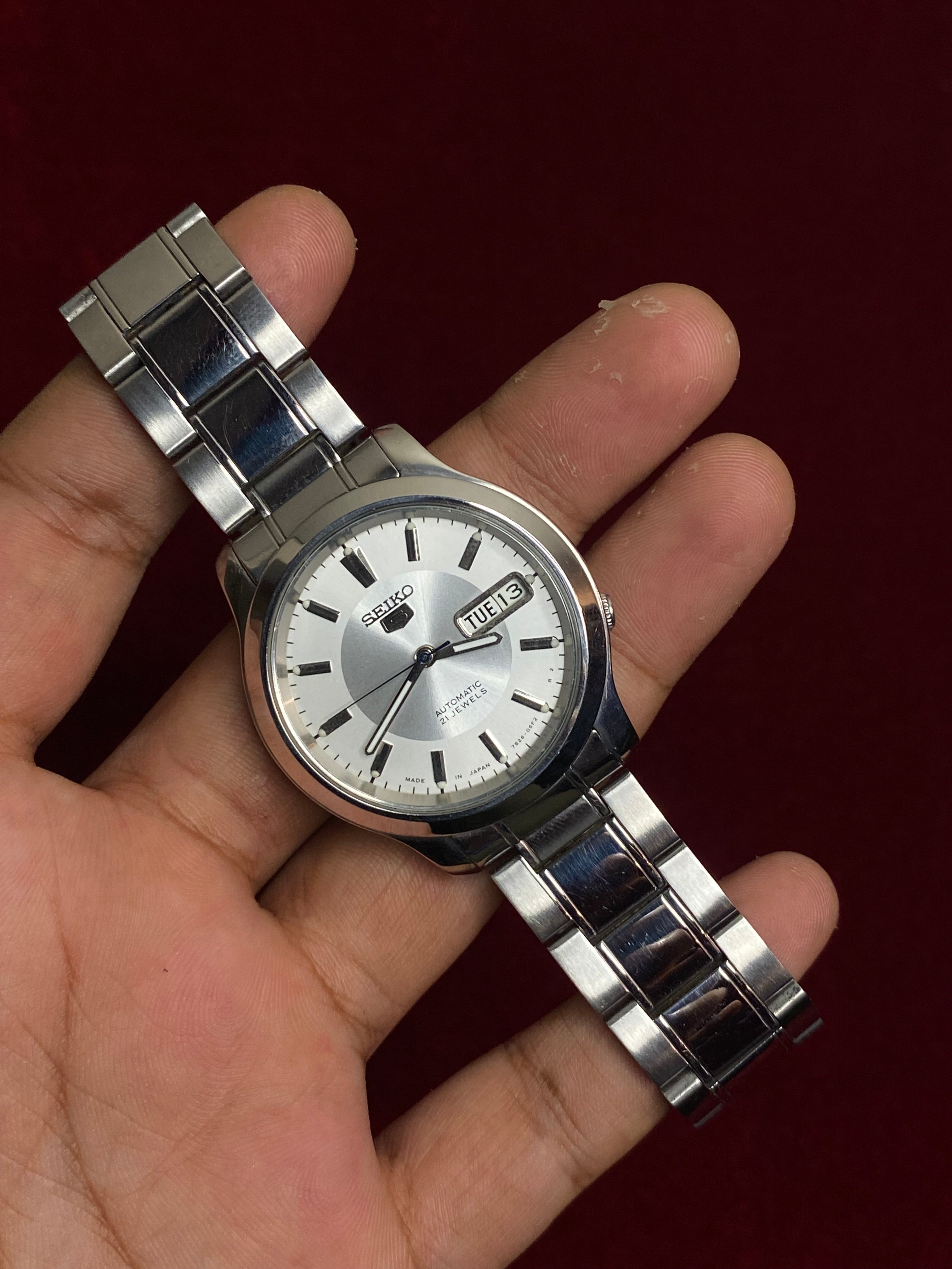 Seiko 5 SNK789 — Silver Sunburst Dial | Ref. 7S26-06F2 | Exhibition Caseback | 38mm