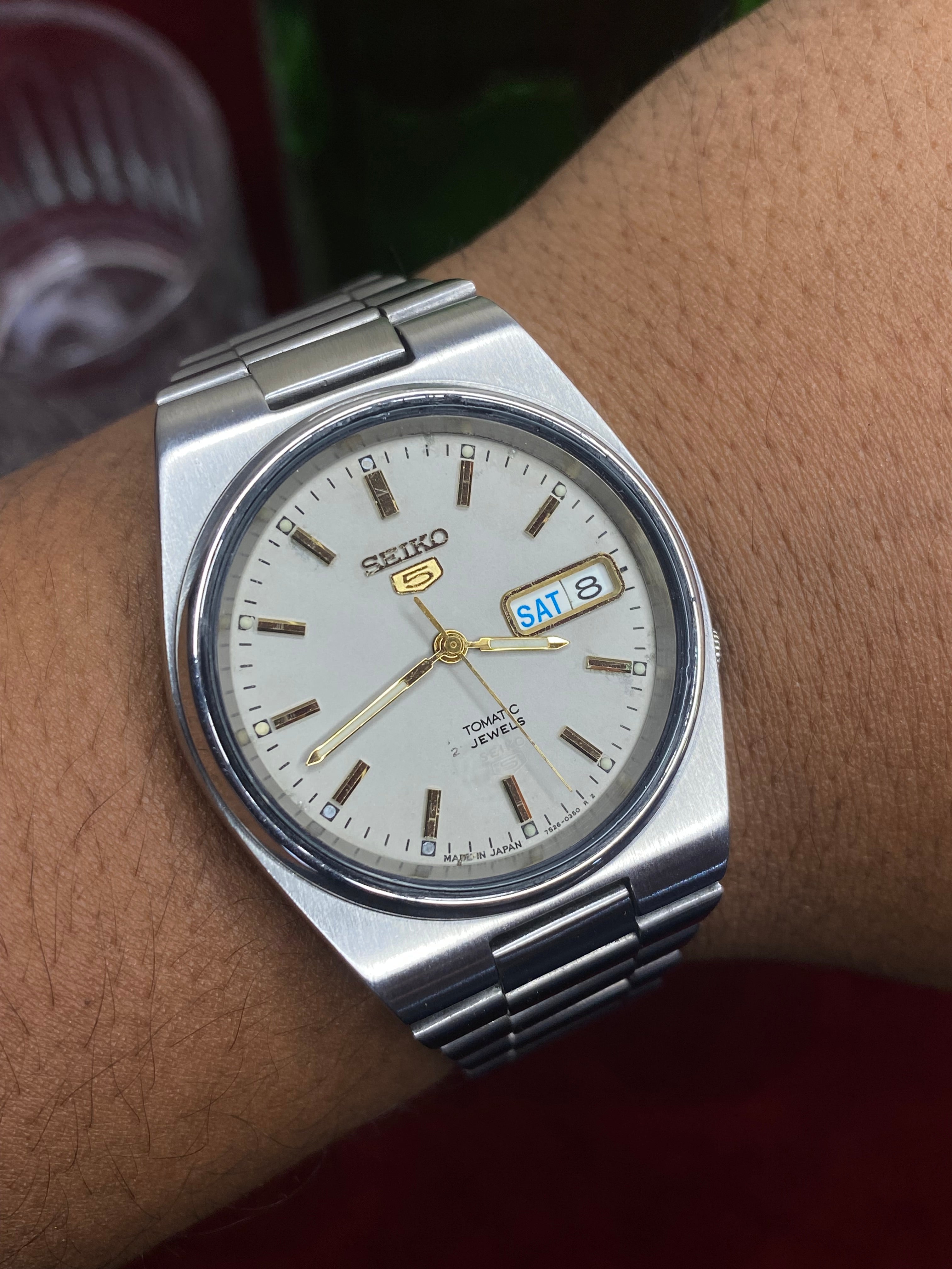 Seiko 5 — Silver- Champagne Sunburst Dial | 38mm Japanese Automatic watch.
