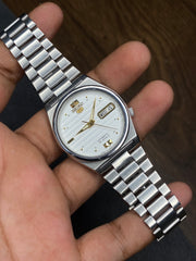 Seiko 5 — White Textured Dial | 37mm Japanese Automatic (23 Jewels) Watch.