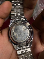 Seiko 5 Automatic — White Wave-Textured Dial watch with Exhibition Back | Ref 7S26-00X0