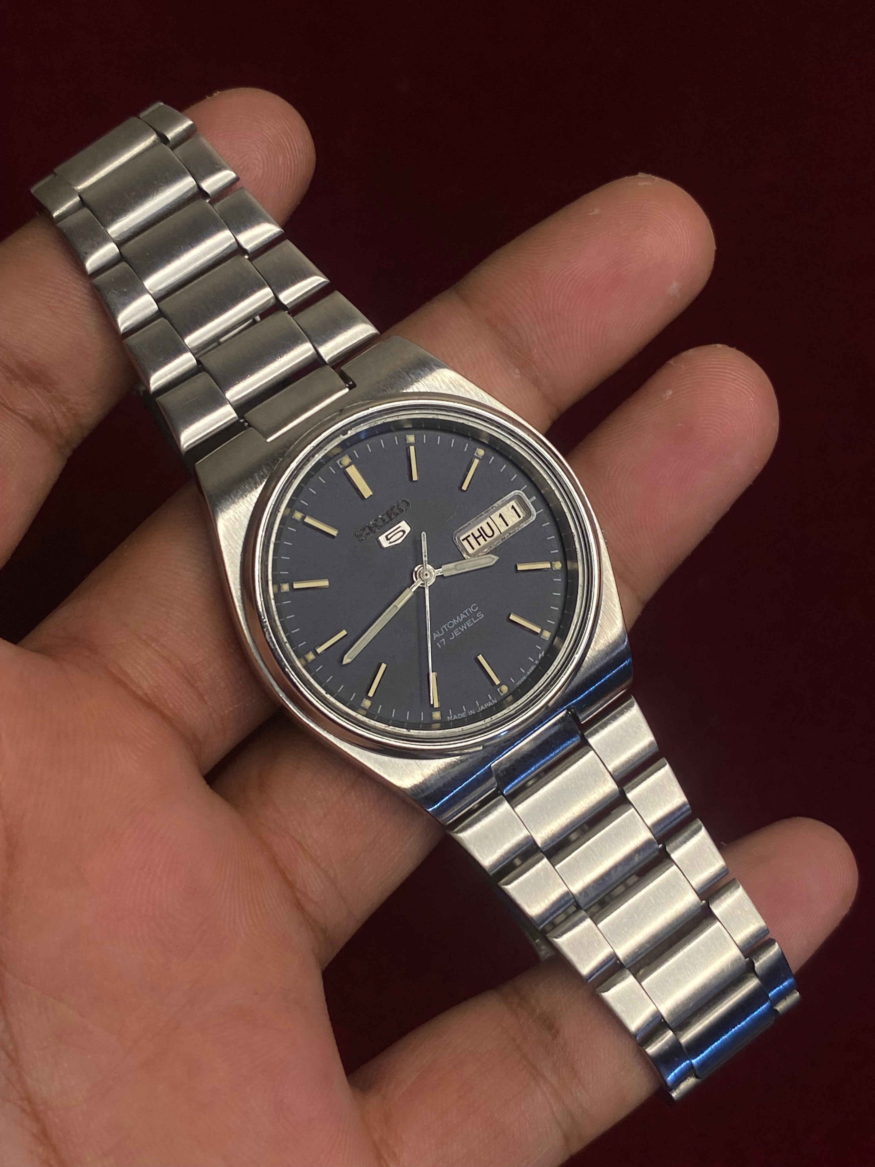 Vintage Seiko 5 — Midnight Blue Dial Watch | Ref. 7009-3131.