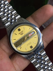 Seiko 5 “Golden Hour” — Champagne Textured Dial | Ref. 7S26 Watch.