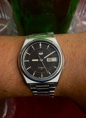 Seiko 5 Automatic — Black Dial Watch | Ref 7009-8760.