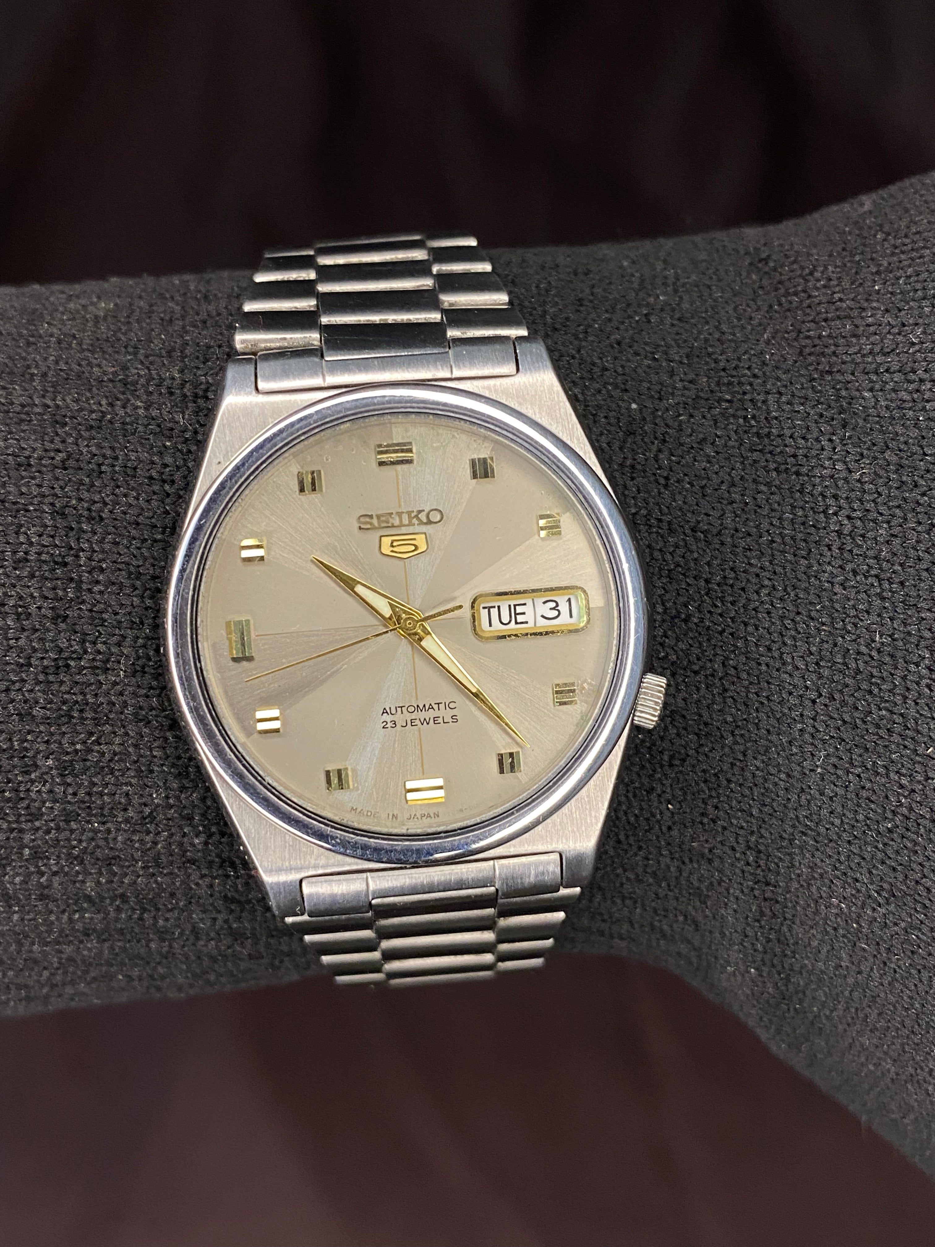 Seiko 5 Silver Sunray Dial Watch