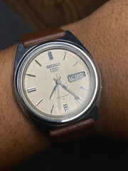 Seiko 5  — Silver Textured Dial Automatic | 7009 Vintage Watch.