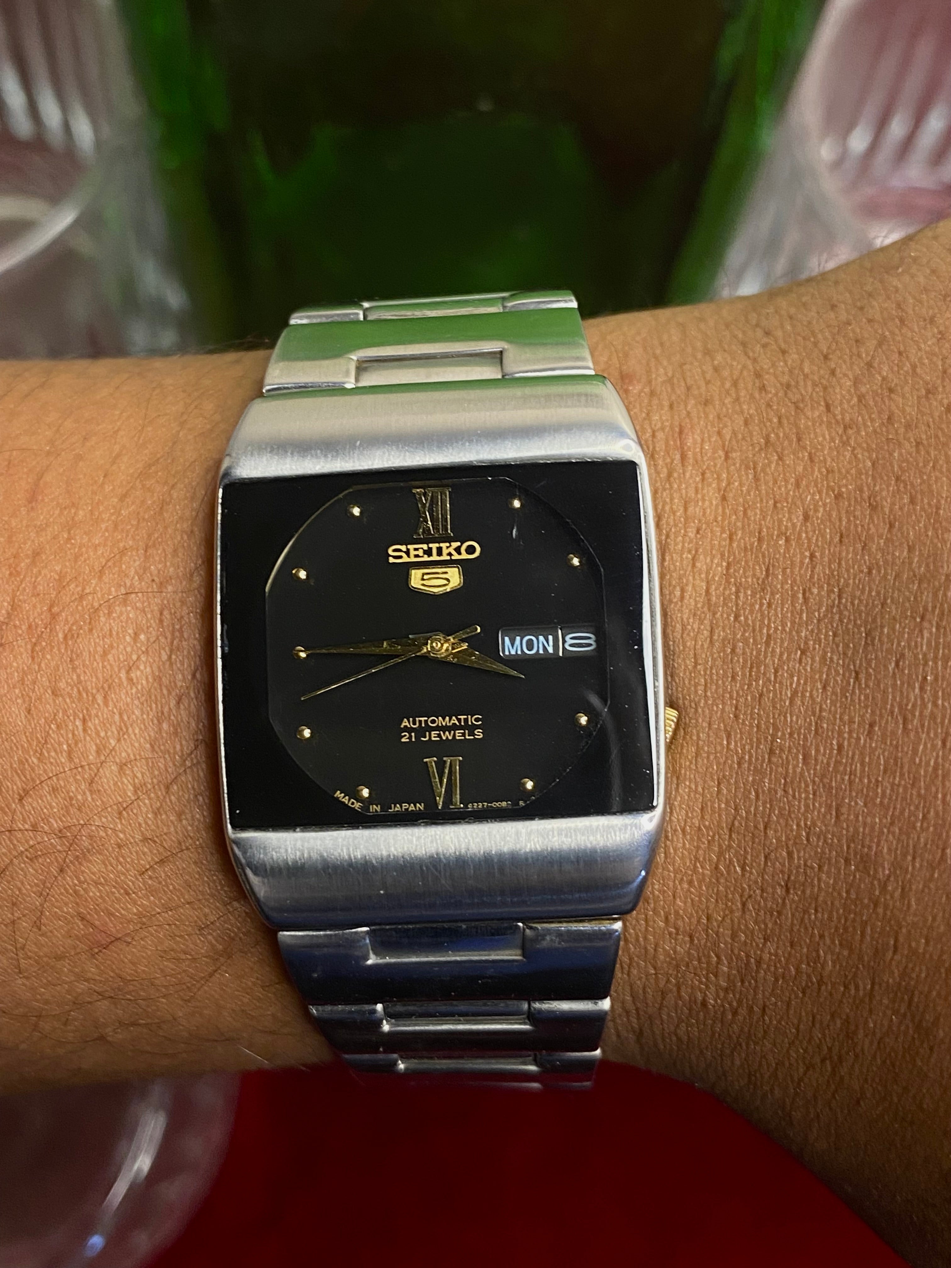 Seiko 5 Automatic — TV-Case Black Roman Dial Watch | Ref 4227-00B0.