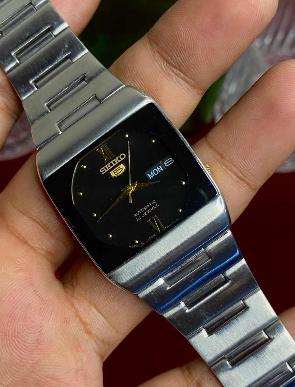 Seiko 5 Automatic — TV-Case Black Roman Dial Watch | Ref 4227-00B0.