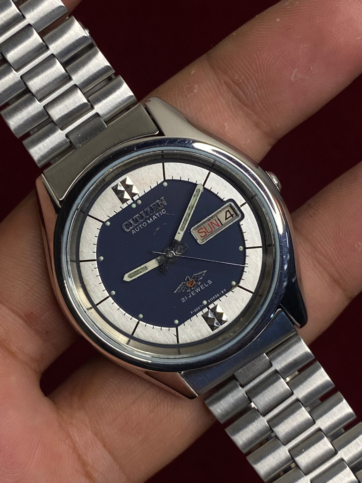 Vintage Citizen Eagle 7 — Navy Blue Two-Tone Dial | Ref. 4-285875 KT | Cal. 8200 | 38mm.