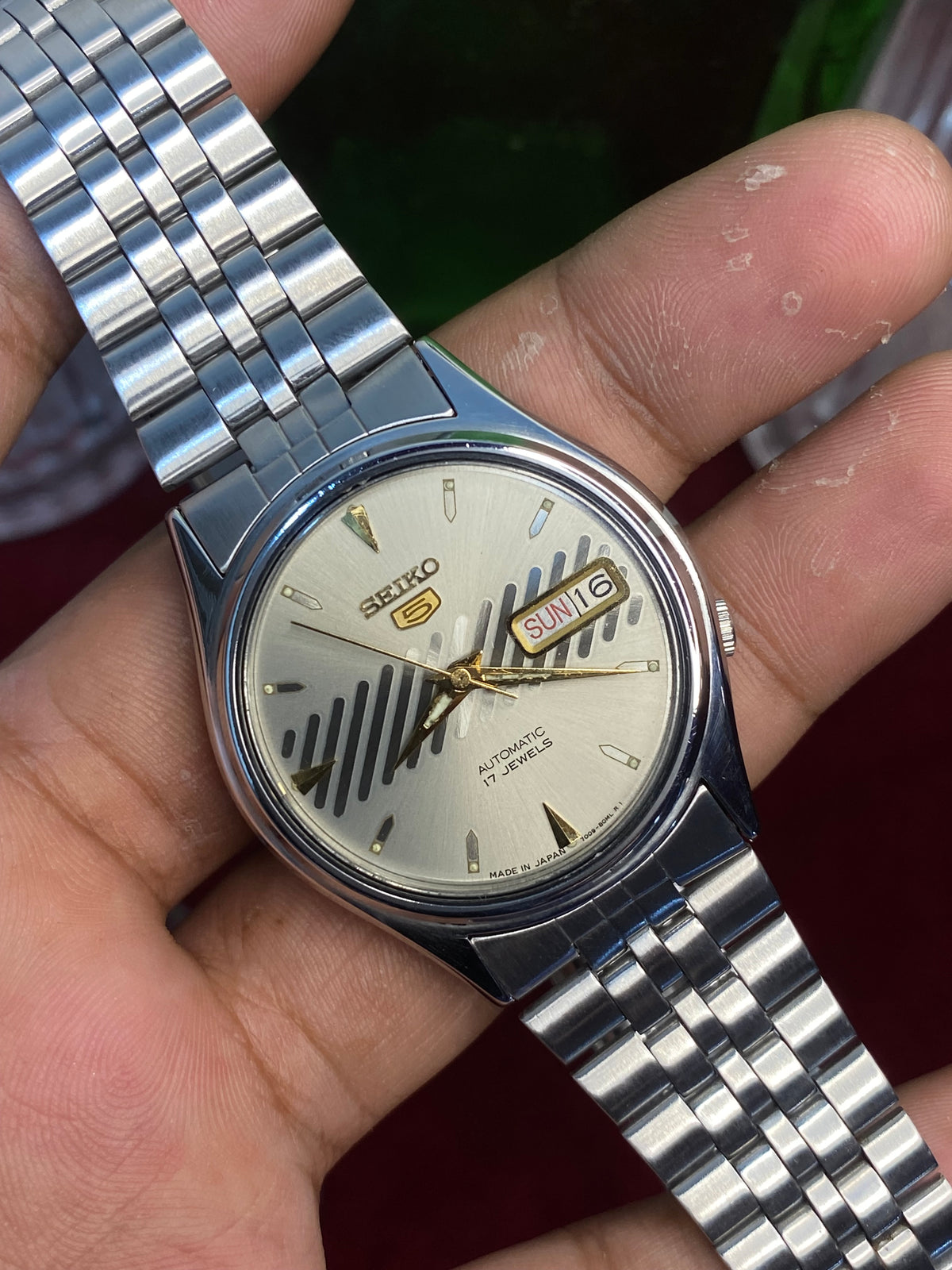 Seiko 5 “Silver Slant” — 7009 Textured Dial Automatic watch.