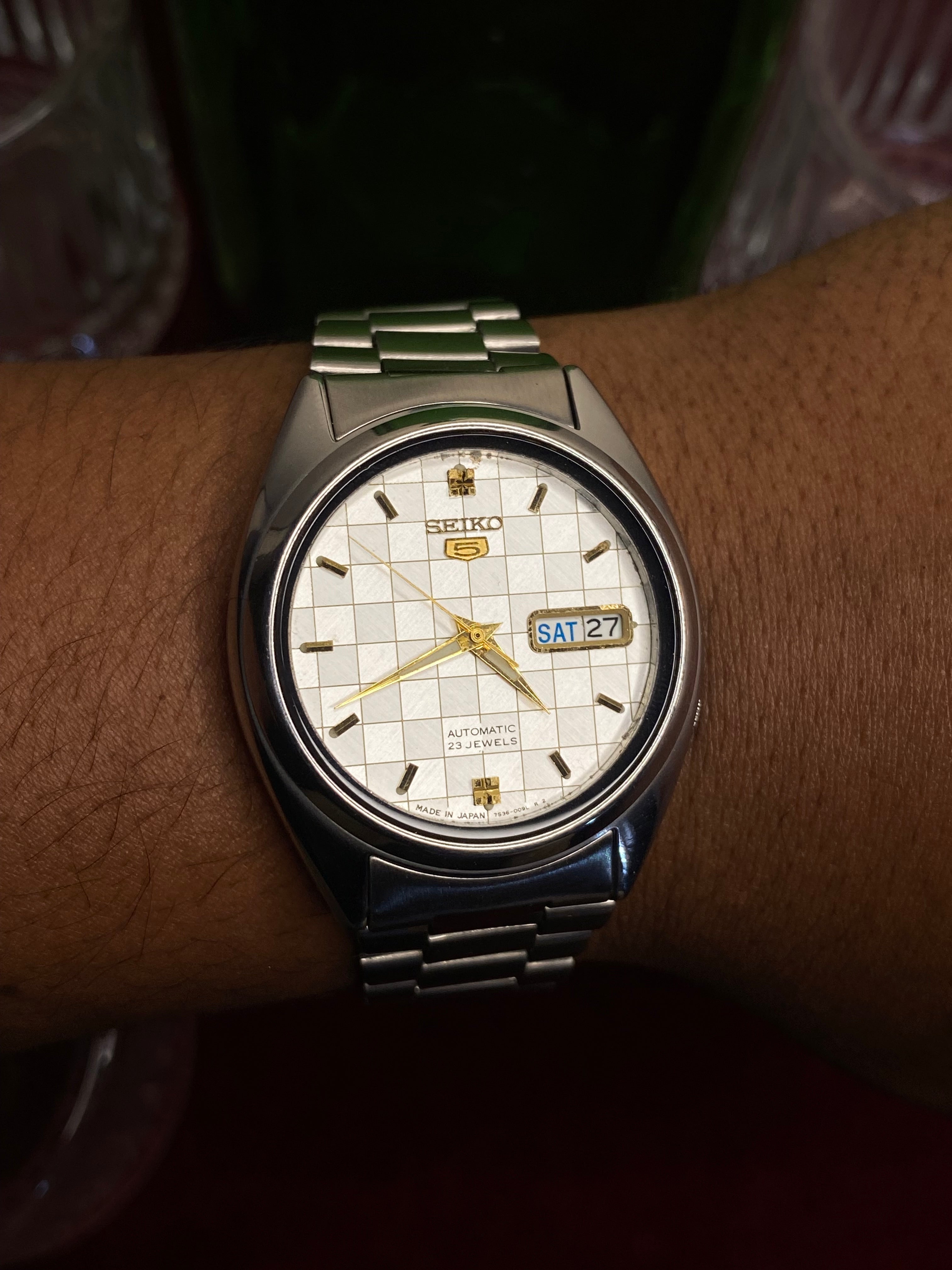 Seiko 5 — Silver-White Check Dial with Gold Accents | 38mm Japanese Automatic Watch.