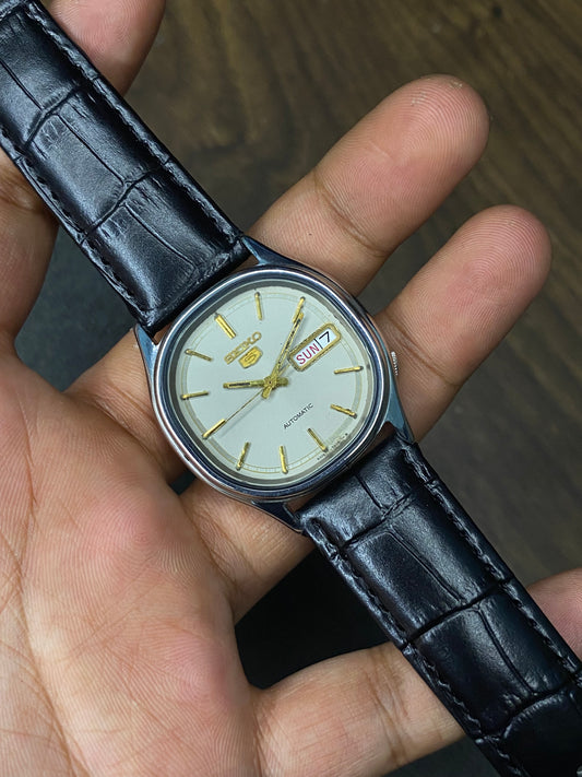 Super Rare Vintage Seiko 5 Tonneau-Shaped Grey Sunburst Dial Watch With leather Strap