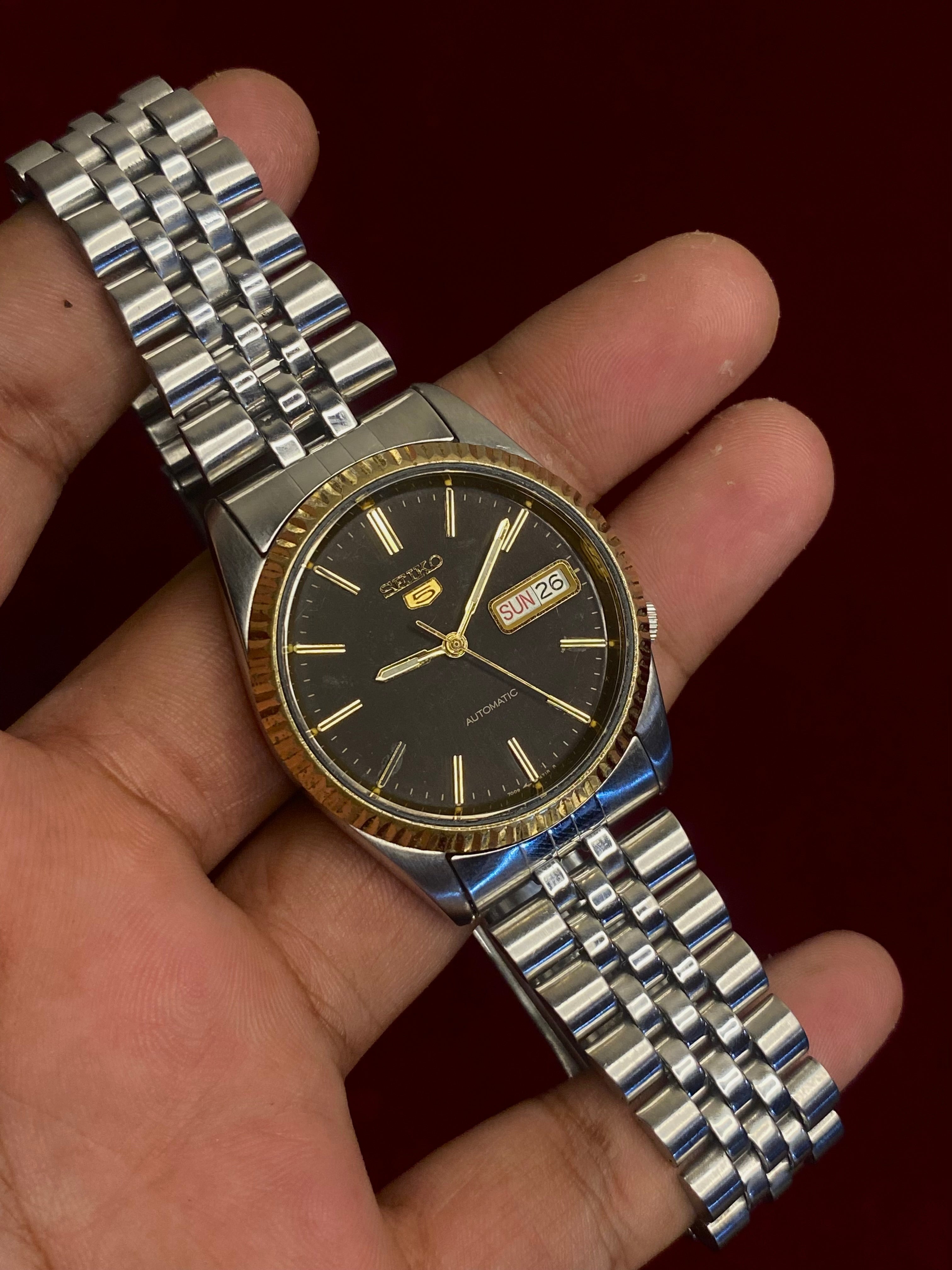 Seiko 5 "President" — Grey Dial, Fluted Gold Bezel | Ref. 7009-6001.