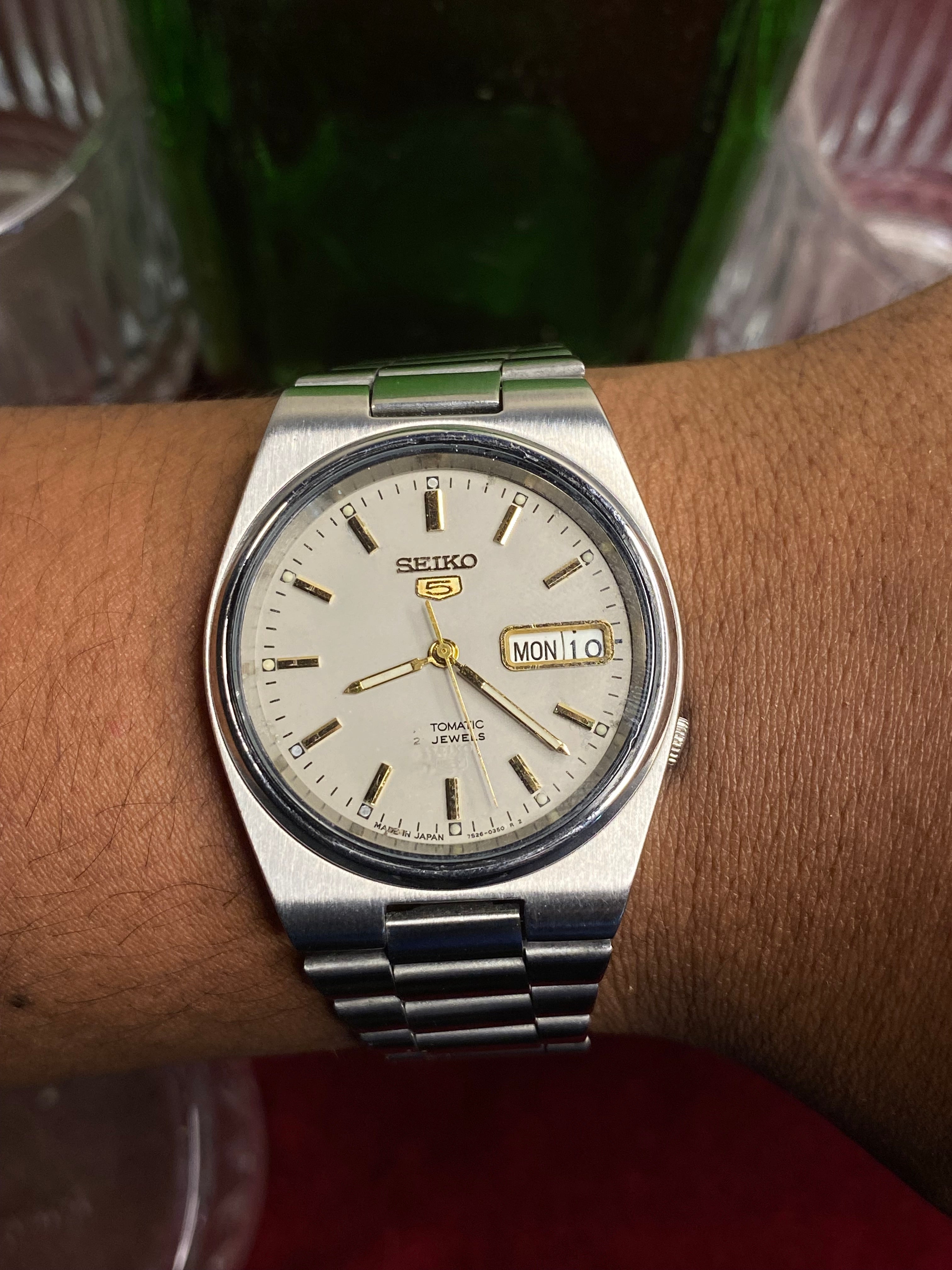Seiko 5 — Silver- Champagne Sunburst Dial | 38mm Japanese Automatic watch.
