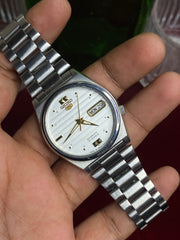 Seiko 5 Automatic — White Pinstripe Textured Dial, 36mm | Ref 7S36-8180.