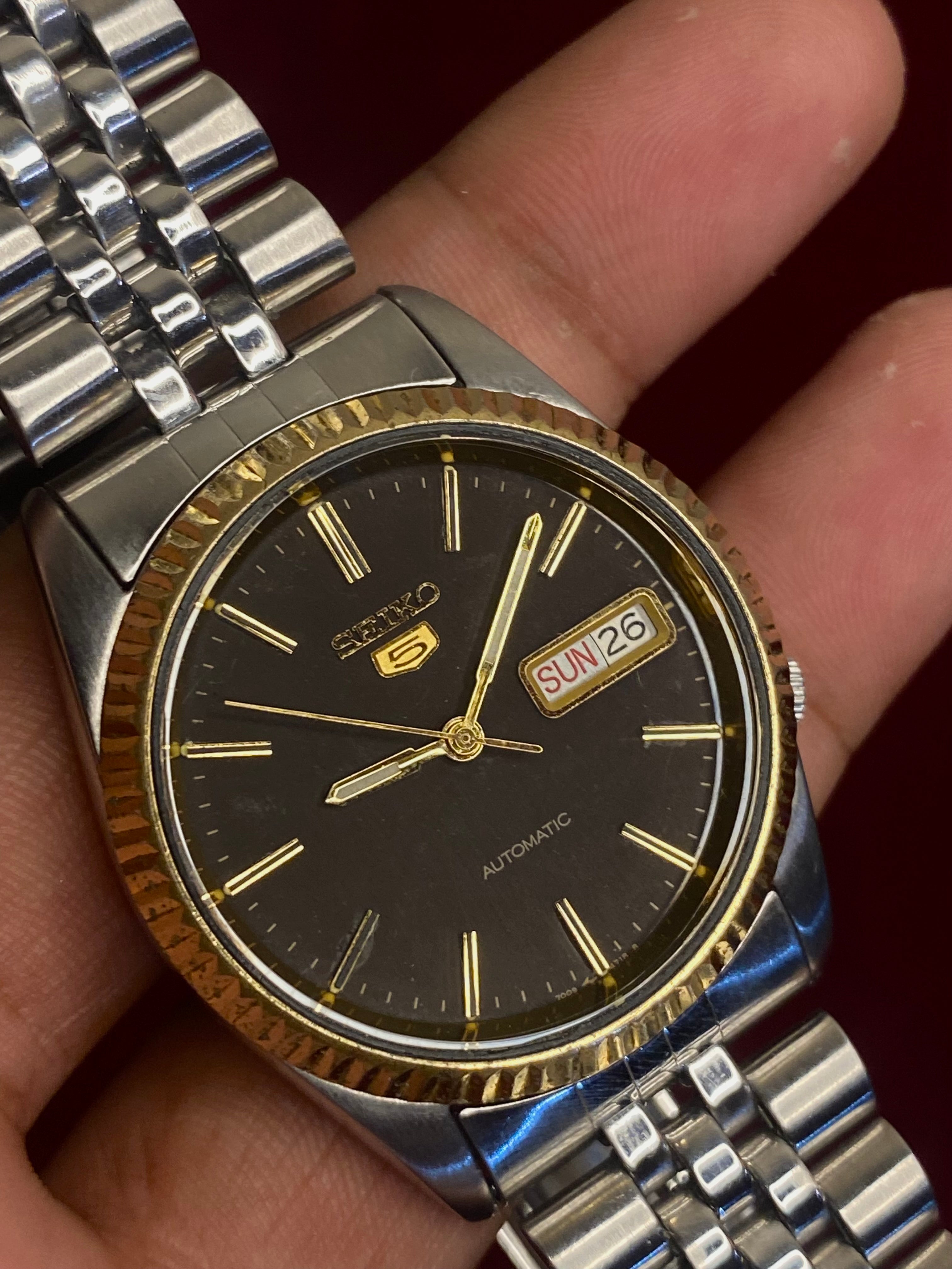 Seiko 5 "President" — Grey Dial, Fluted Gold Bezel | Ref. 7009-6001.