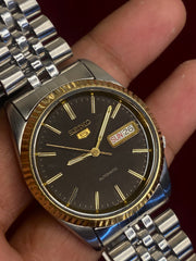 Seiko 5 "President" — Grey Dial, Fluted Gold Bezel | Ref. 7009-6001.
