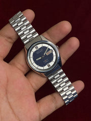 Vintage Citizen Eagle 7 — Navy Blue Two-Tone Dial | Ref. 4-285875 KT | Cal. 8200 | 38mm.