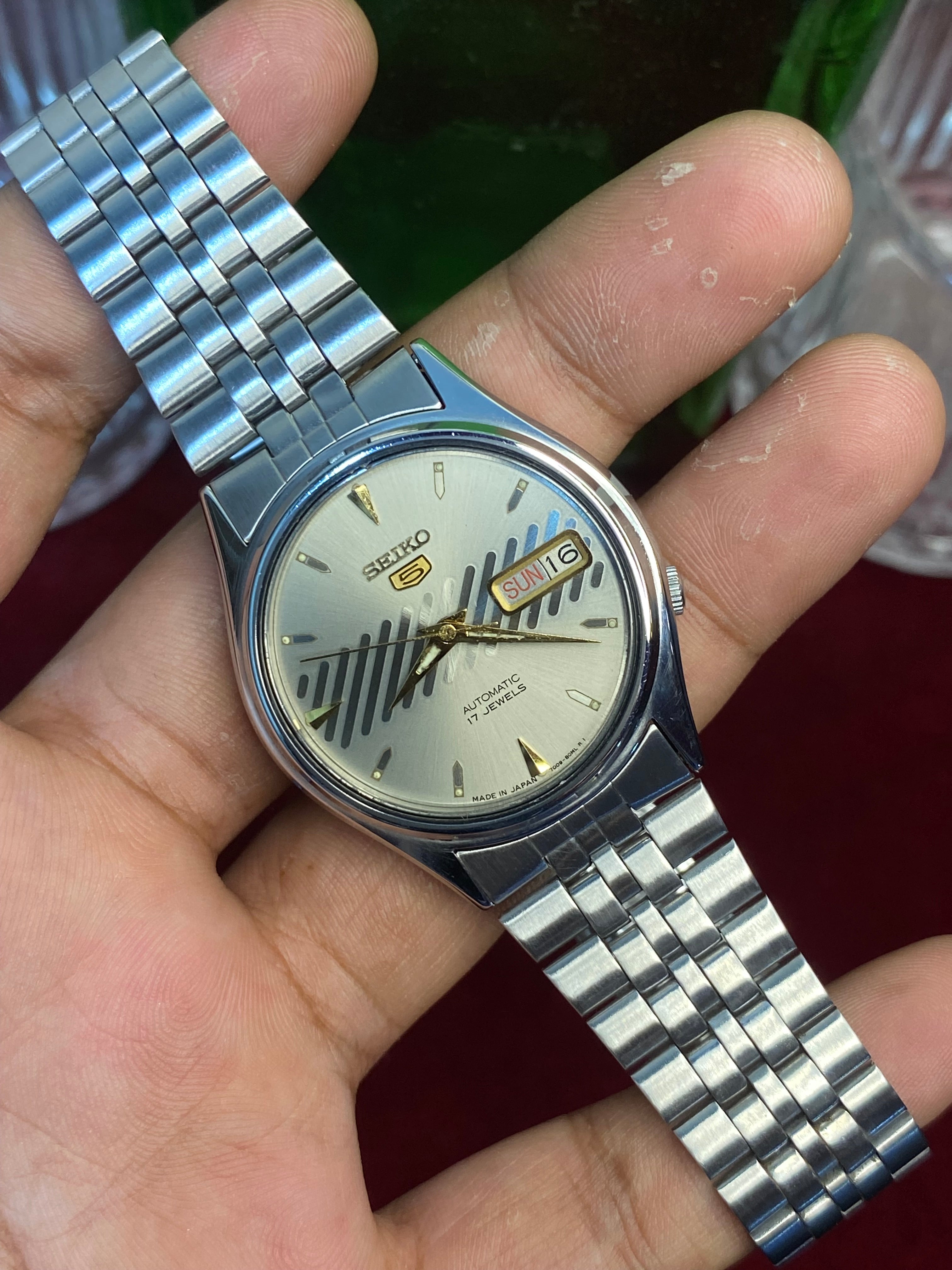 Seiko 5 “Silver Slant” — 7009 Textured Dial Automatic watch.