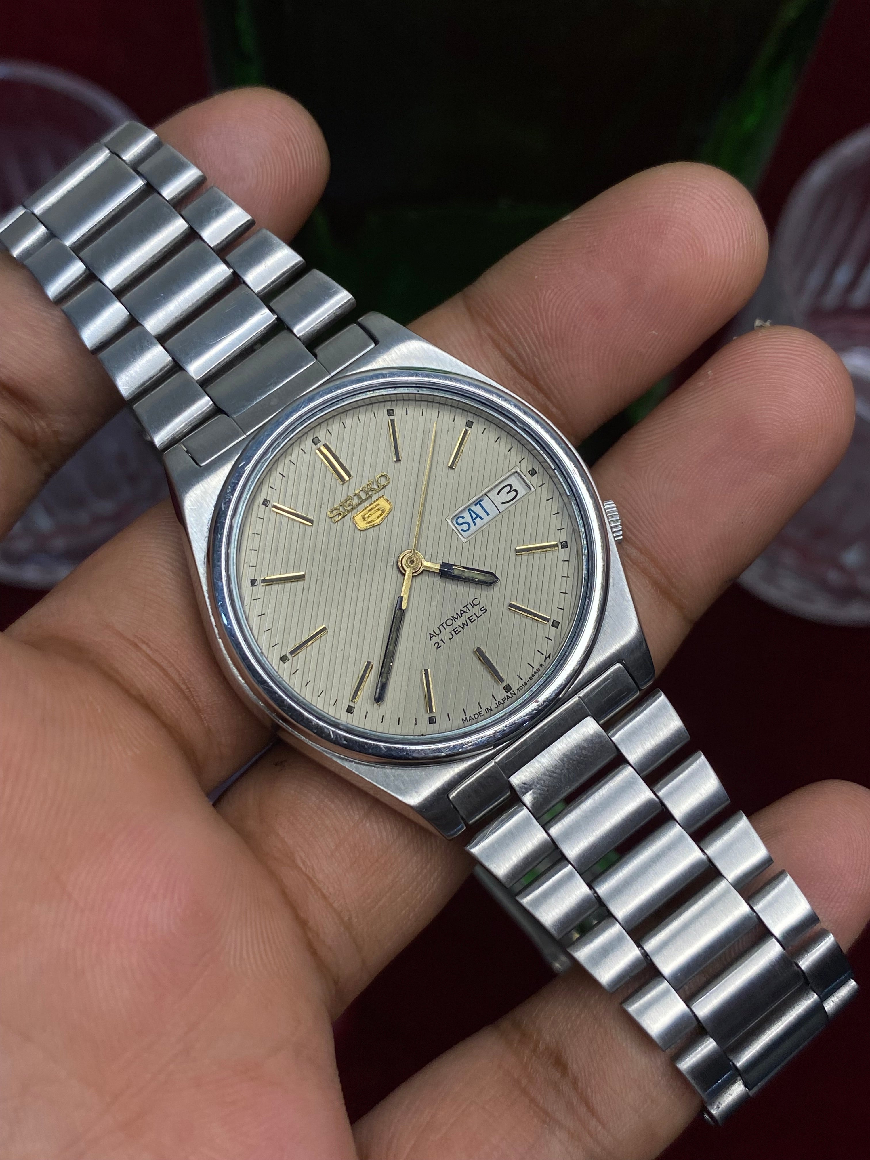 Seiko 5 “Grey Linen” — 7009 Textured Dial Automatic watch.