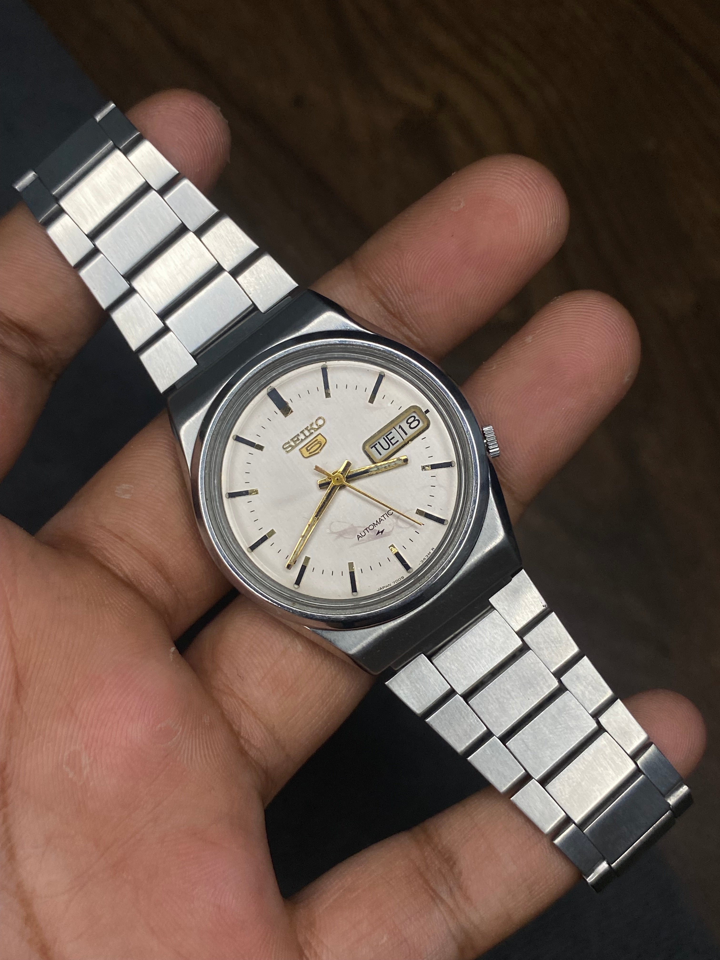 Classic Seiko 5 Light Silver Dial Automatic Watch.