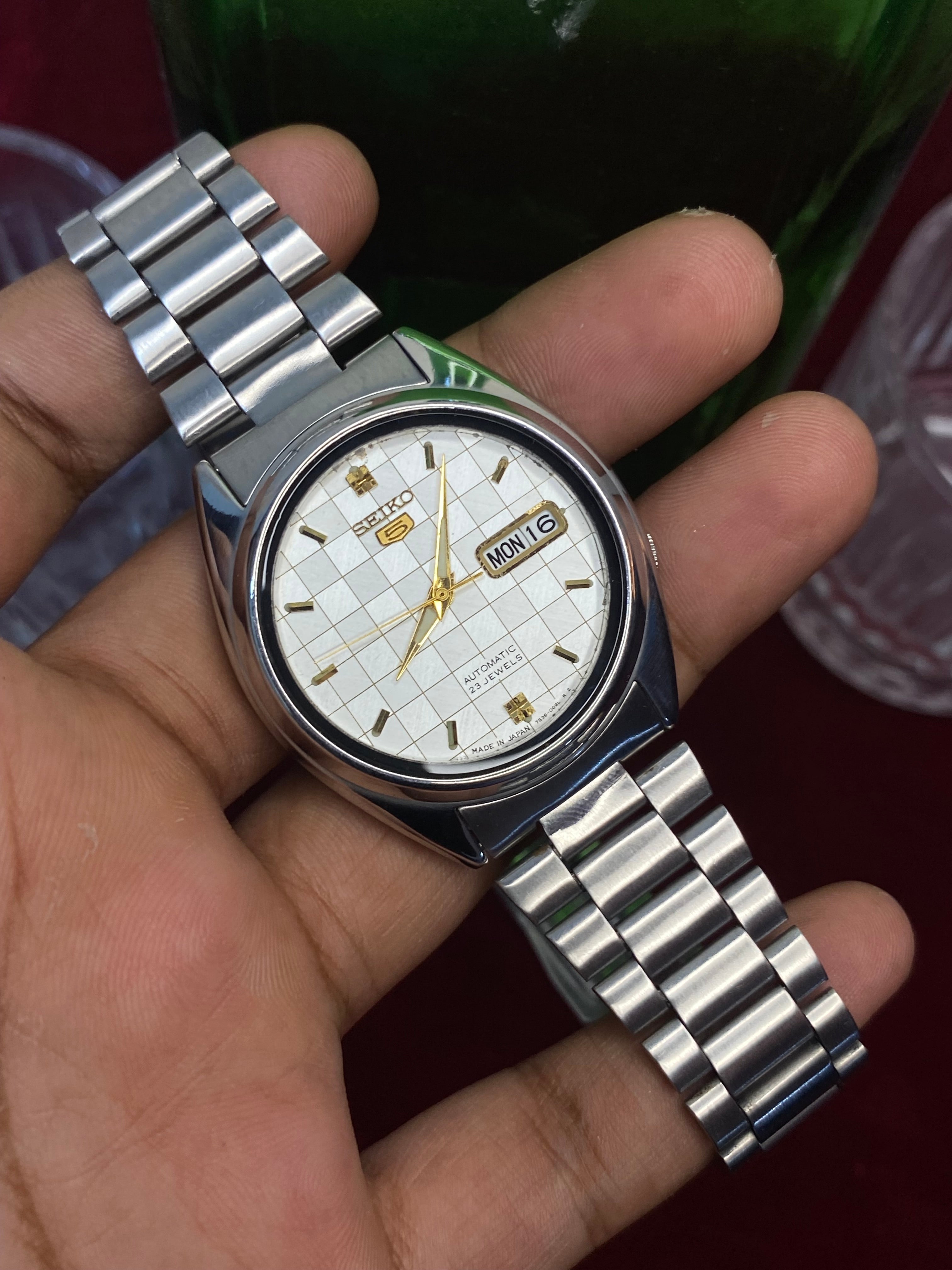 Seiko 5 — Silver-White Check Dial with Gold Accents | 38mm Japanese Automatic Watch.