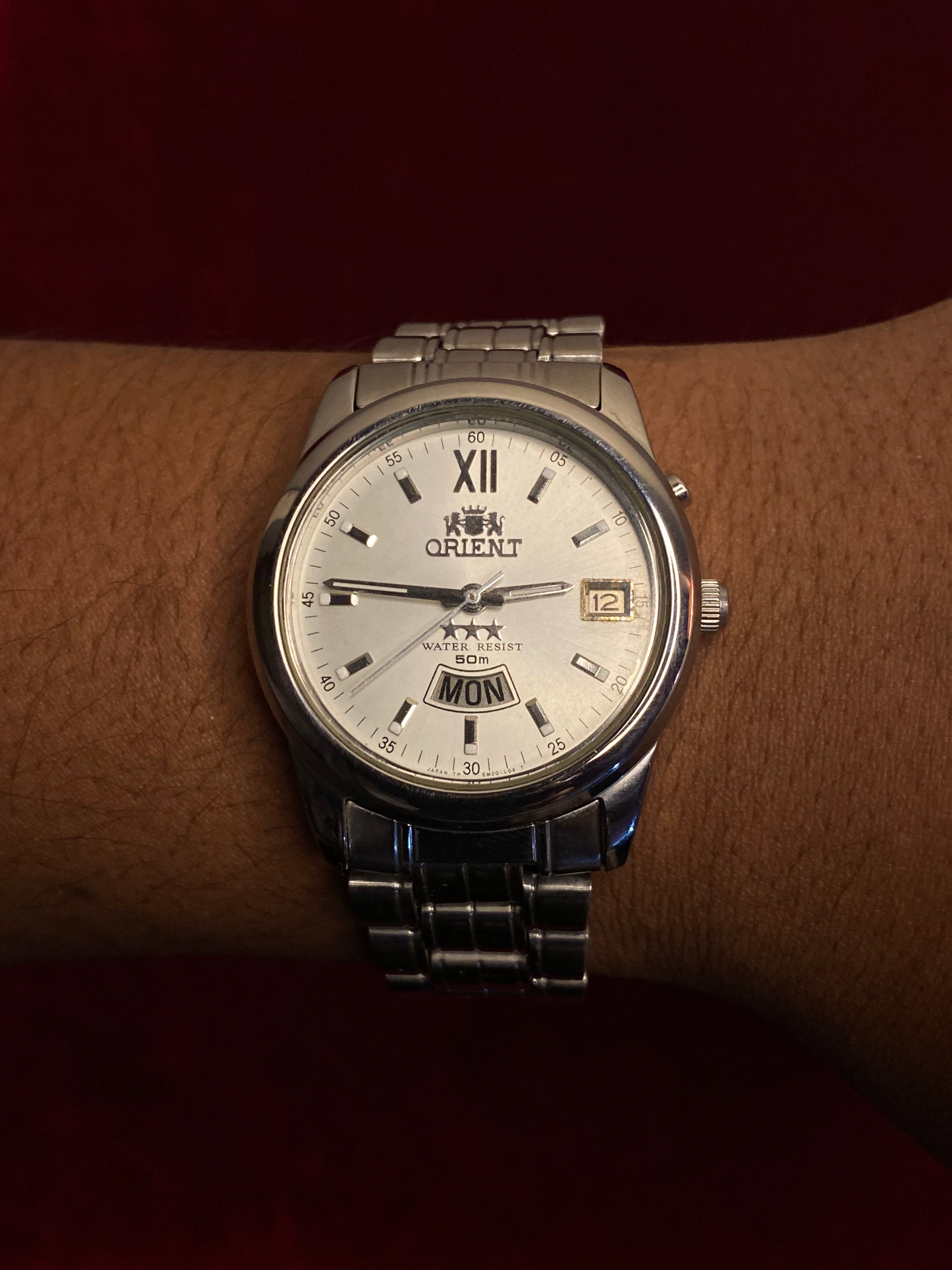 Orient 3-Star Automatic — Silver Sunburst Dial, Roman XII, | Ref. EM68-C0 | Cal. 46943 | 38mm.
50 m water resistance.