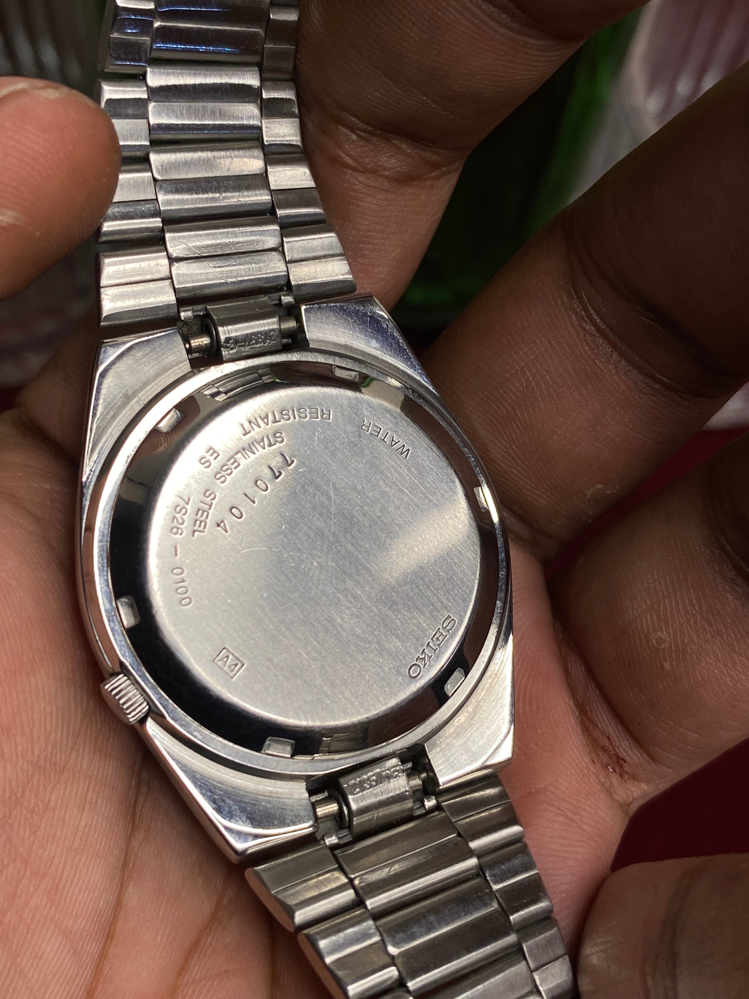 Seiko 5 — Silver- Champagne Sunburst Dial | 38mm Japanese Automatic watch.