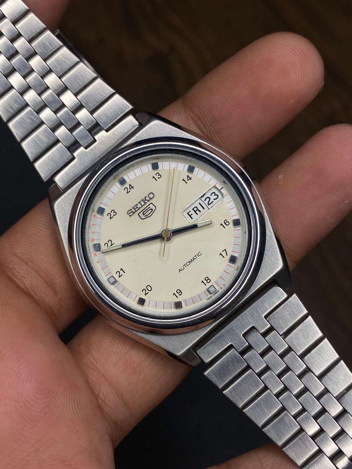 Seiko 5 “Railway Time” — Beige Dial | 38mm Japanese Automatic Watch.